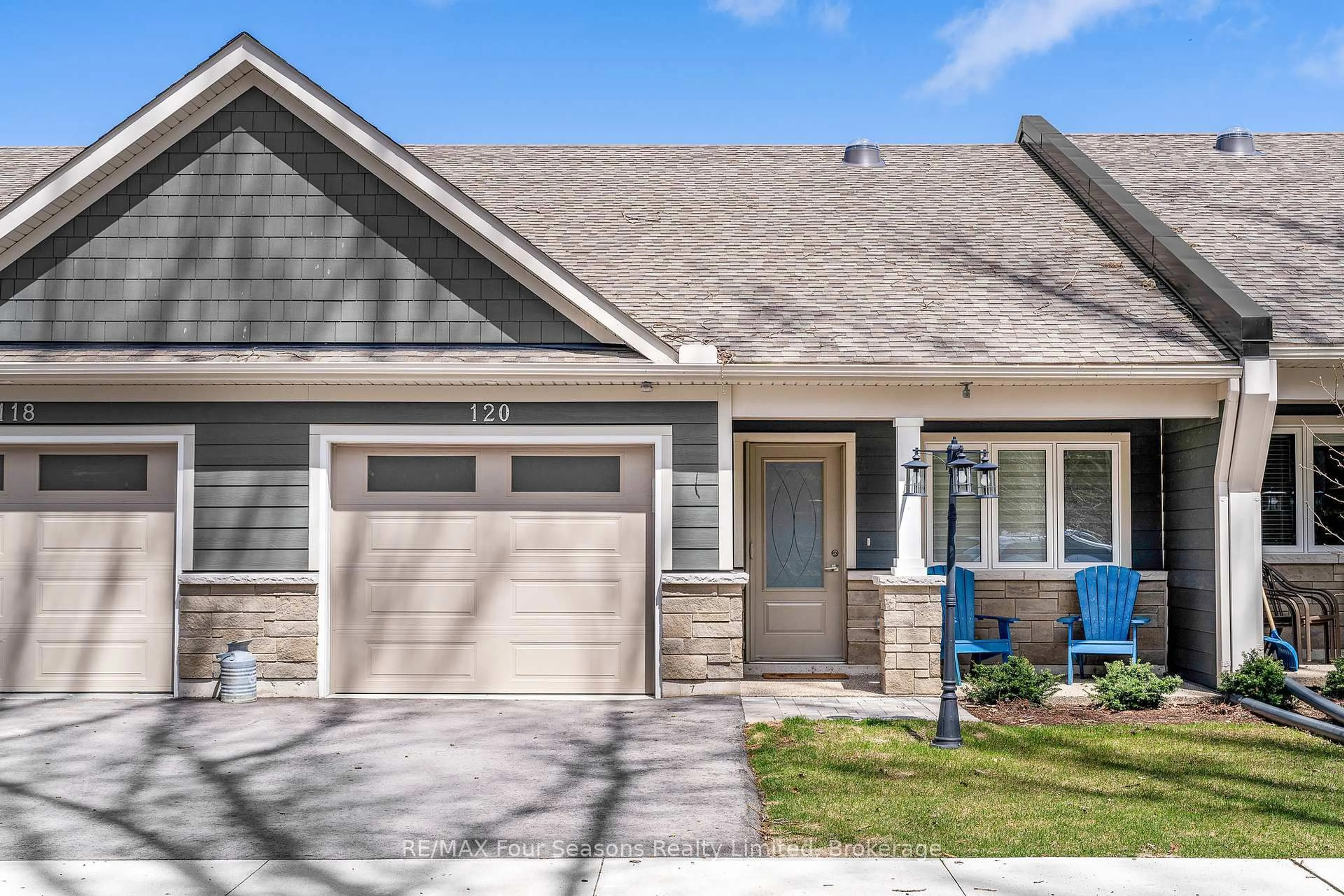 Home with vinyl exterior material, street for 120 Warbler Way, Blue Mountains Ontario N0H 2P0