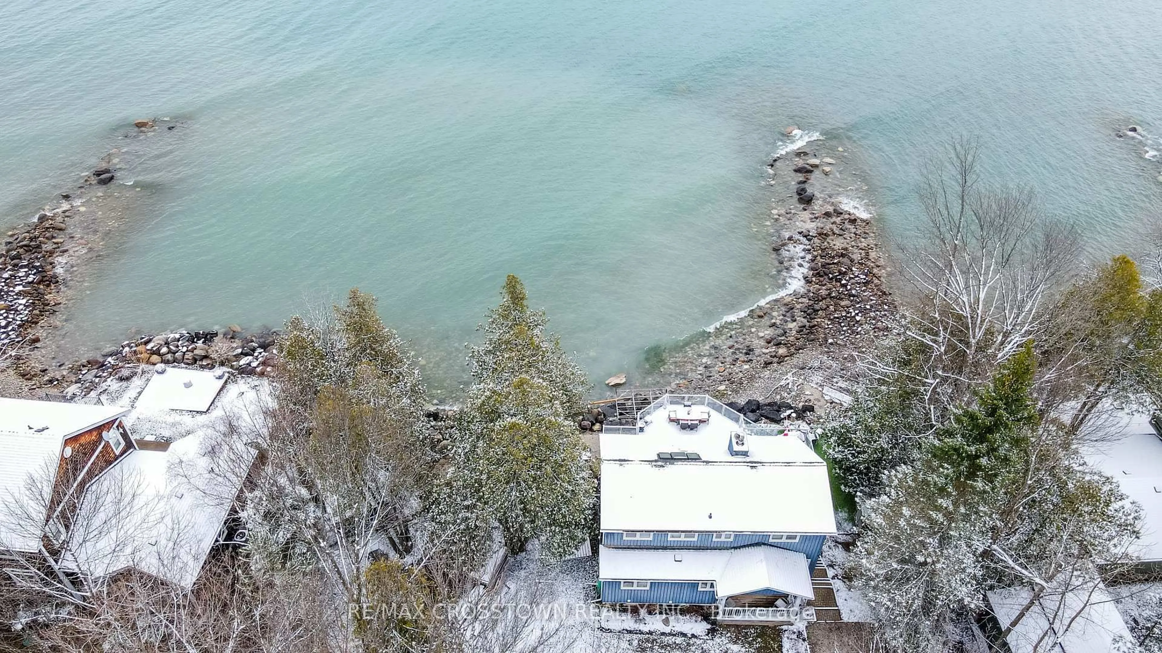 A pic from outside/outdoor area/front of a property/back of a property/a pic from drone, water/lake/river/ocean view for 283 Cedar Ave, Meaford Ontario N4L 1W5