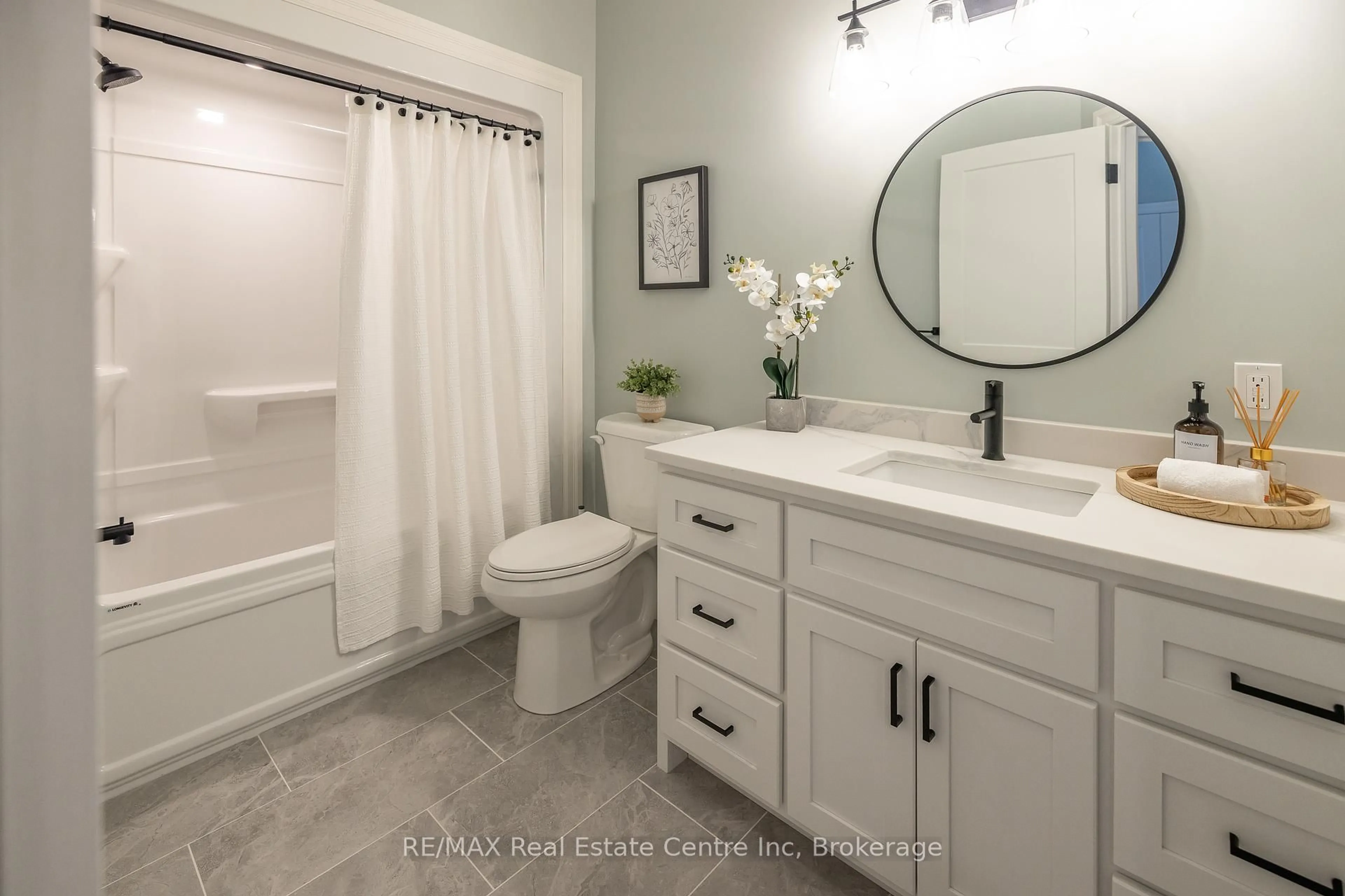 Contemporary bathroom, ceramic/tile floor for 430 Keeso Lane, North Perth Ontario N2W 0J3