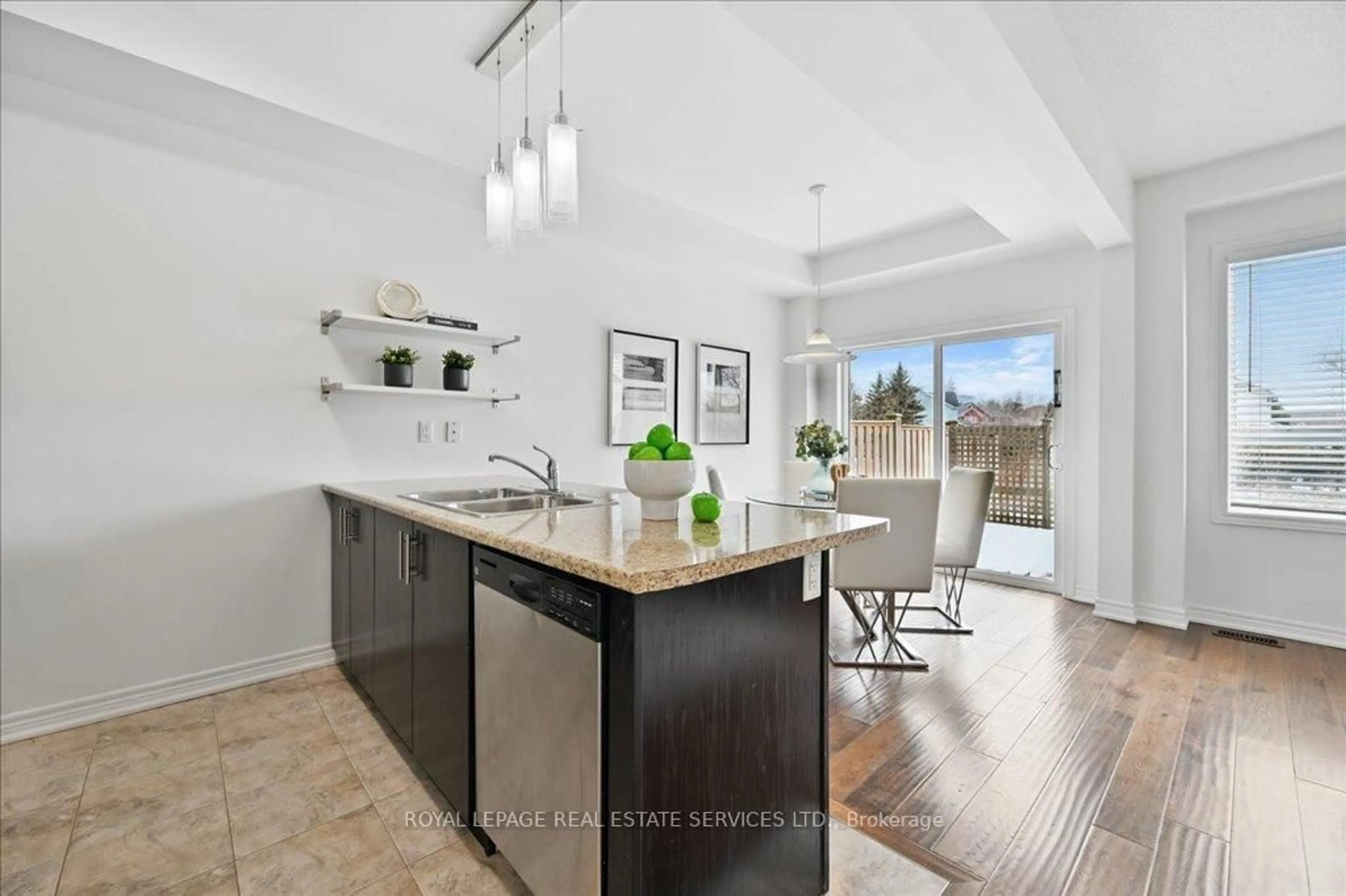 Open concept kitchen, unknown for 5084 Alyssa Dr #12, Lincoln Ontario L0R 1B2