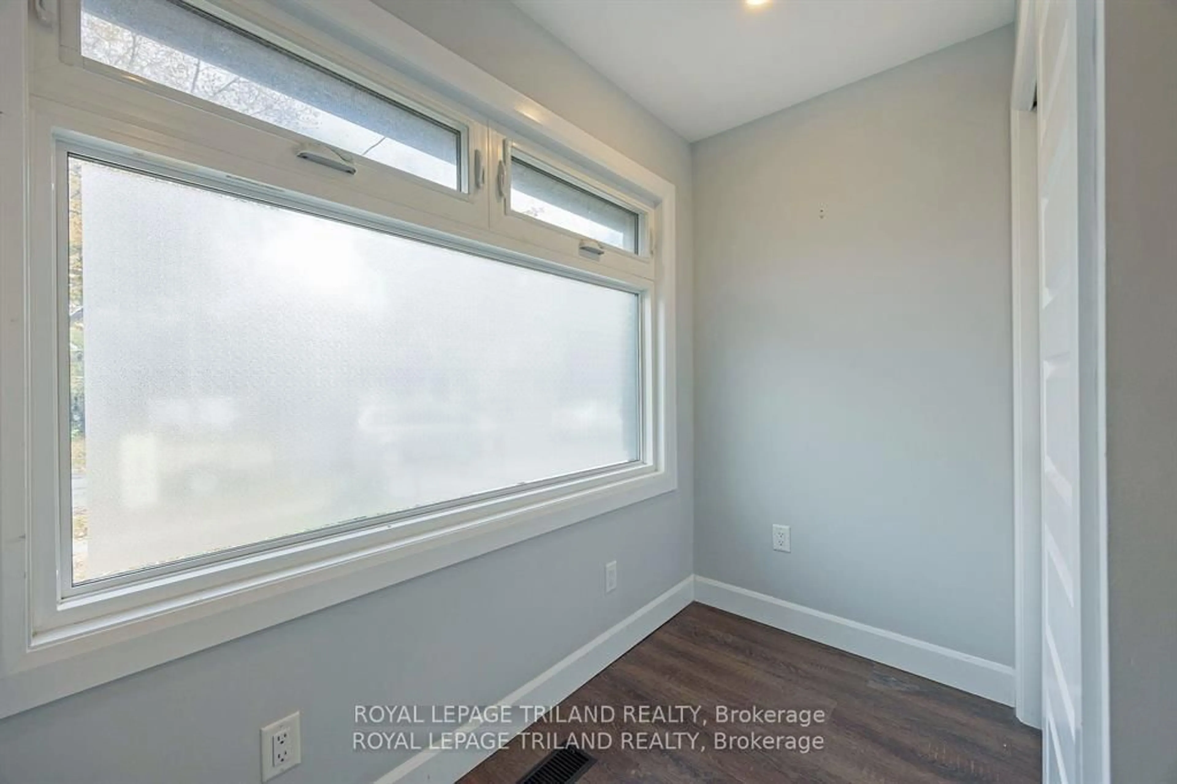 A pic of a room for 587 Rosedale St, London East Ontario N6B 2C7