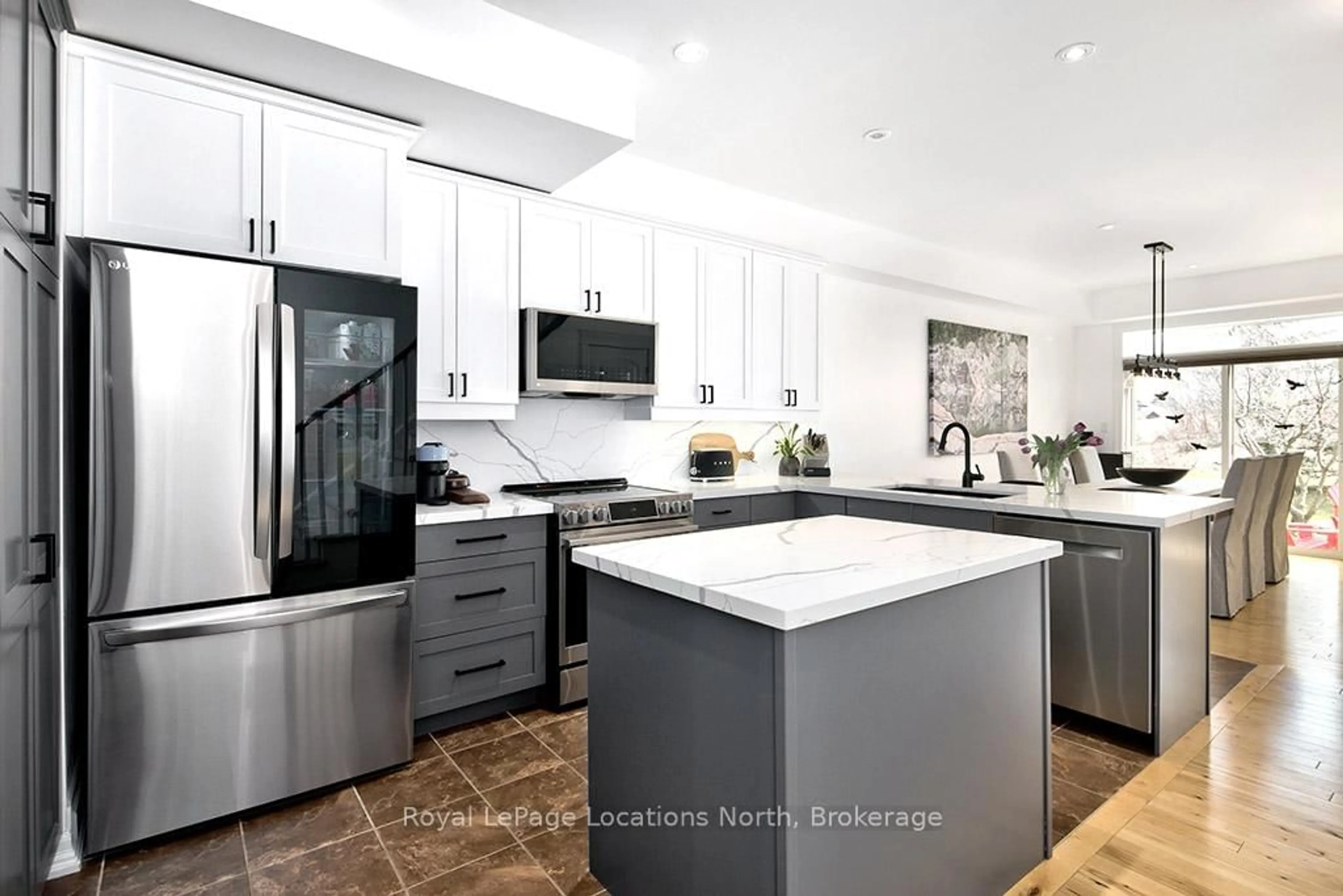 Contemporary kitchen, unknown for 108 LANDRY Lane #1, Blue Mountains Ontario N0H 2P0