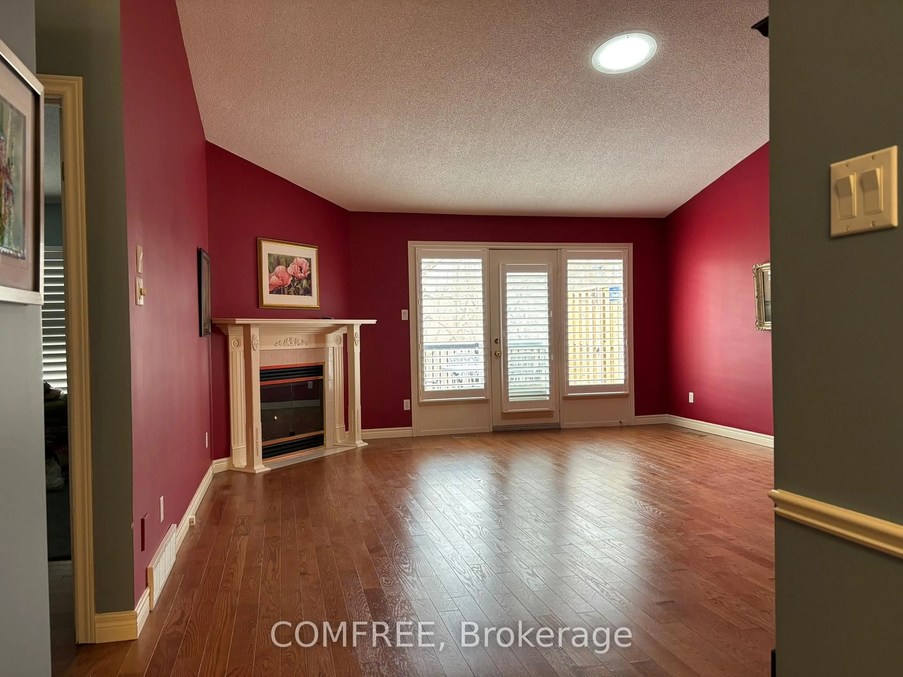 A pic of a room for 1331 Commissioners Rd #14, London South Ontario N6K 1E2