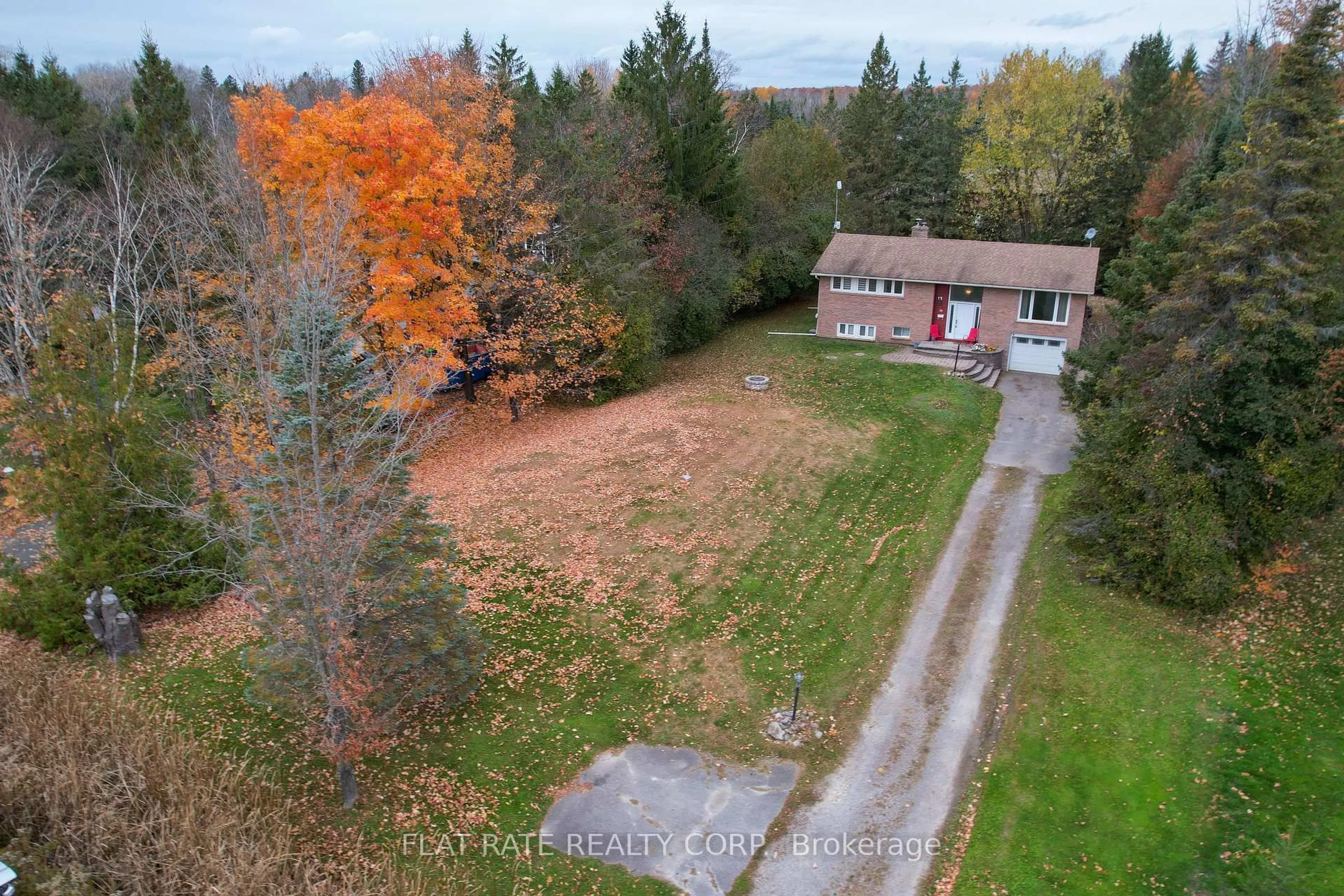 A pic from outside/outdoor area/front of a property/back of a property/a pic from drone, unknown for 36 EMILY MANOR Dr, Kawartha Lakes Ontario K0L 2W0