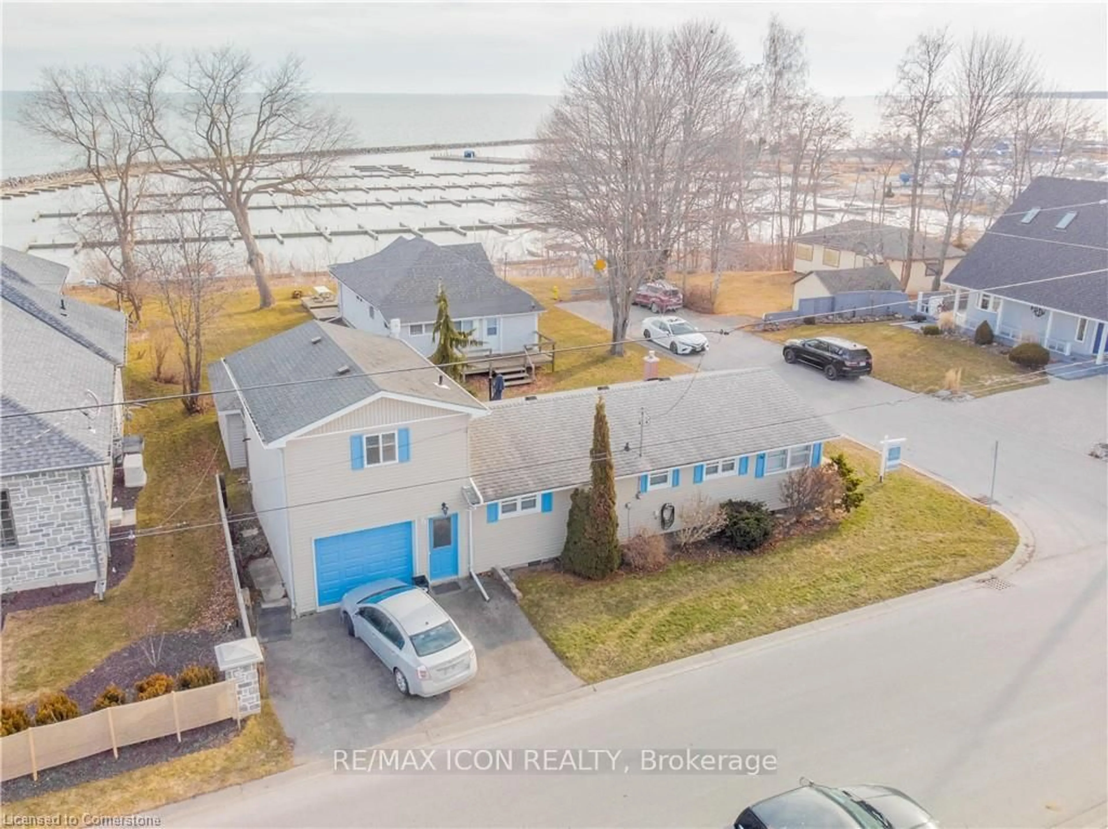 A pic from outside/outdoor area/front of a property/back of a property/a pic from drone, water/lake/river/ocean view for 2035 Erie St, Norfolk Ontario N0A 1N0