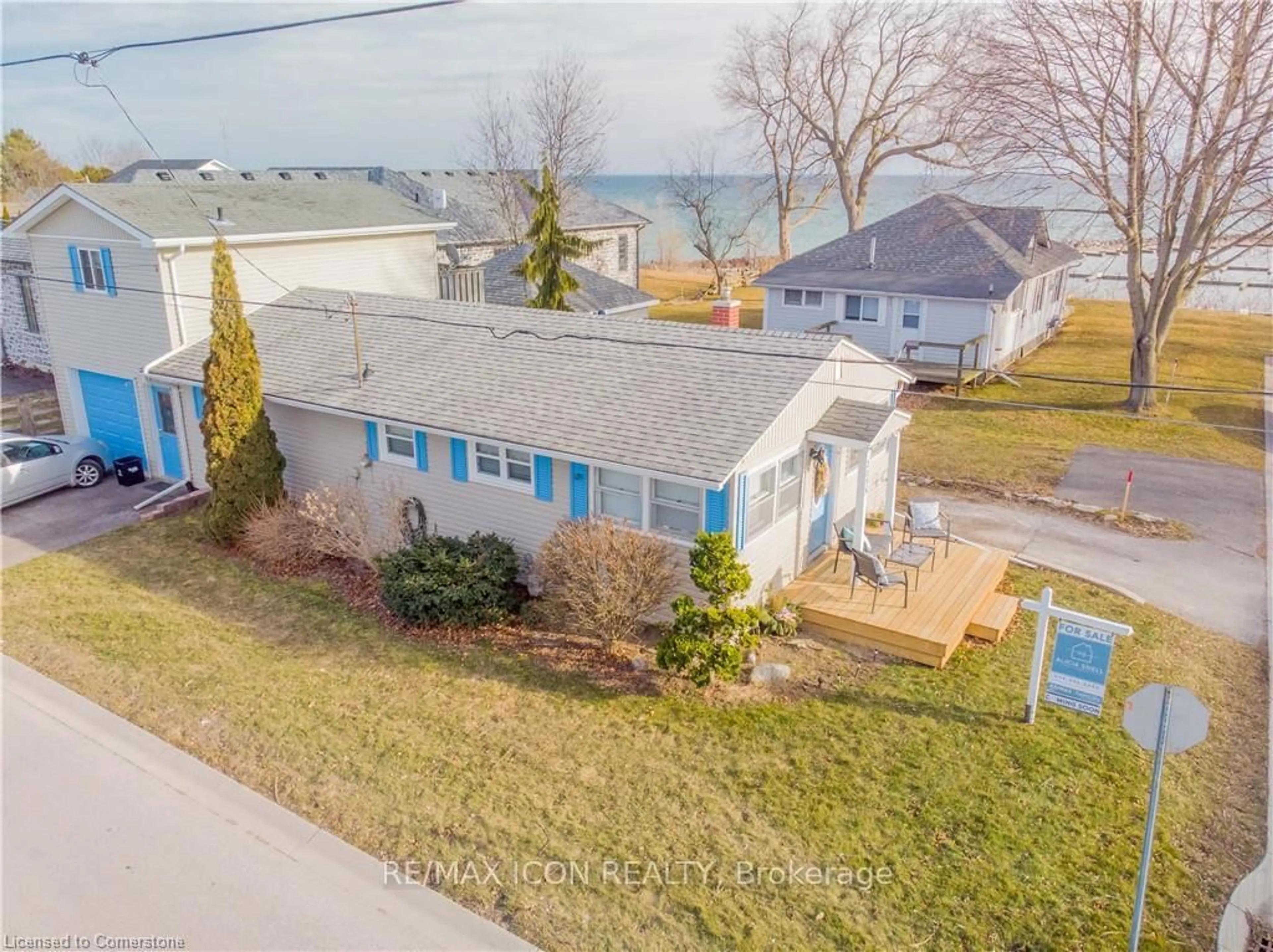 A pic from outside/outdoor area/front of a property/back of a property/a pic from drone, water/lake/river/ocean view for 2035 Erie St, Norfolk Ontario N0A 1N0