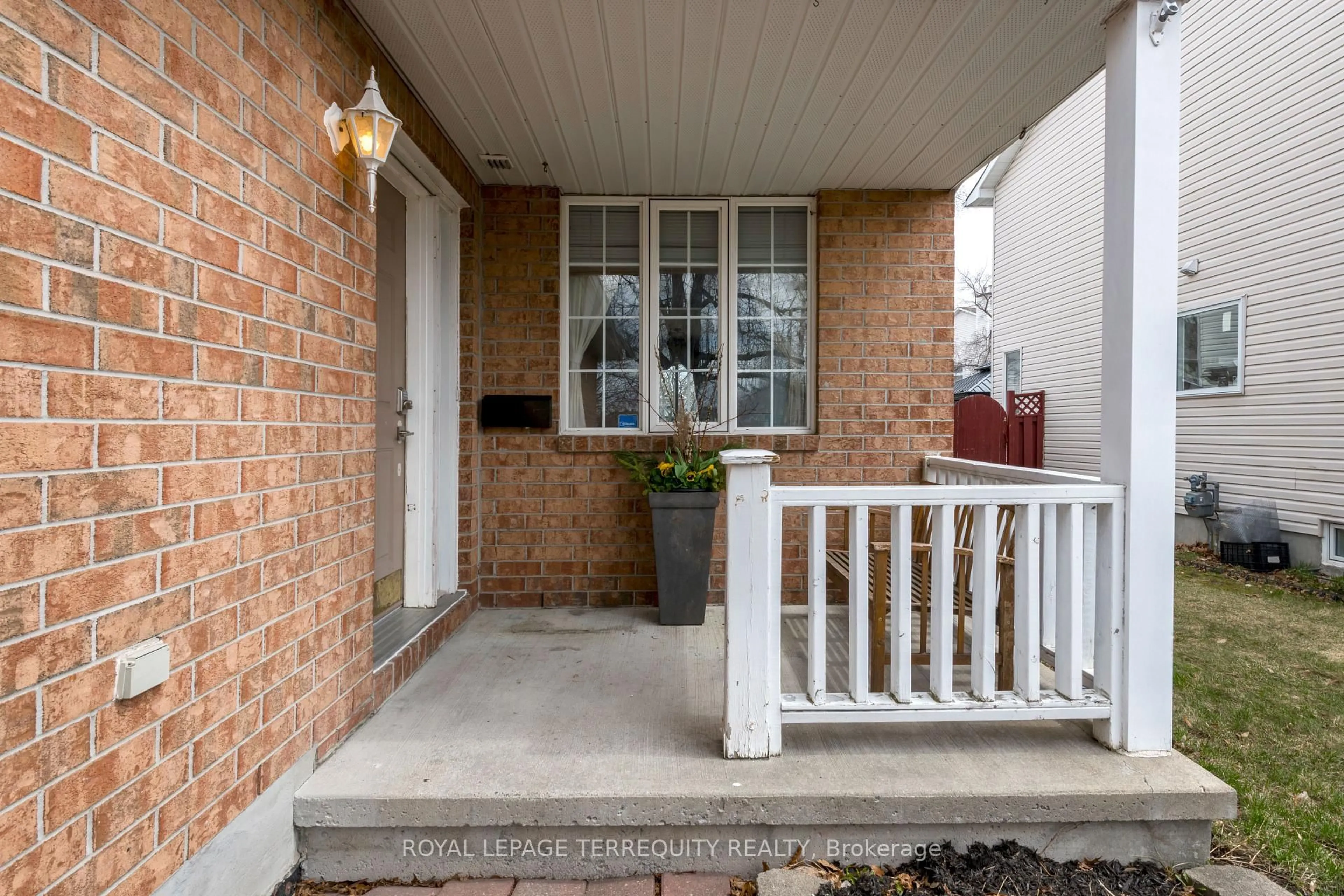 Unknown for 32B Woodford Way, Ottawa Ontario K2J 4B9
