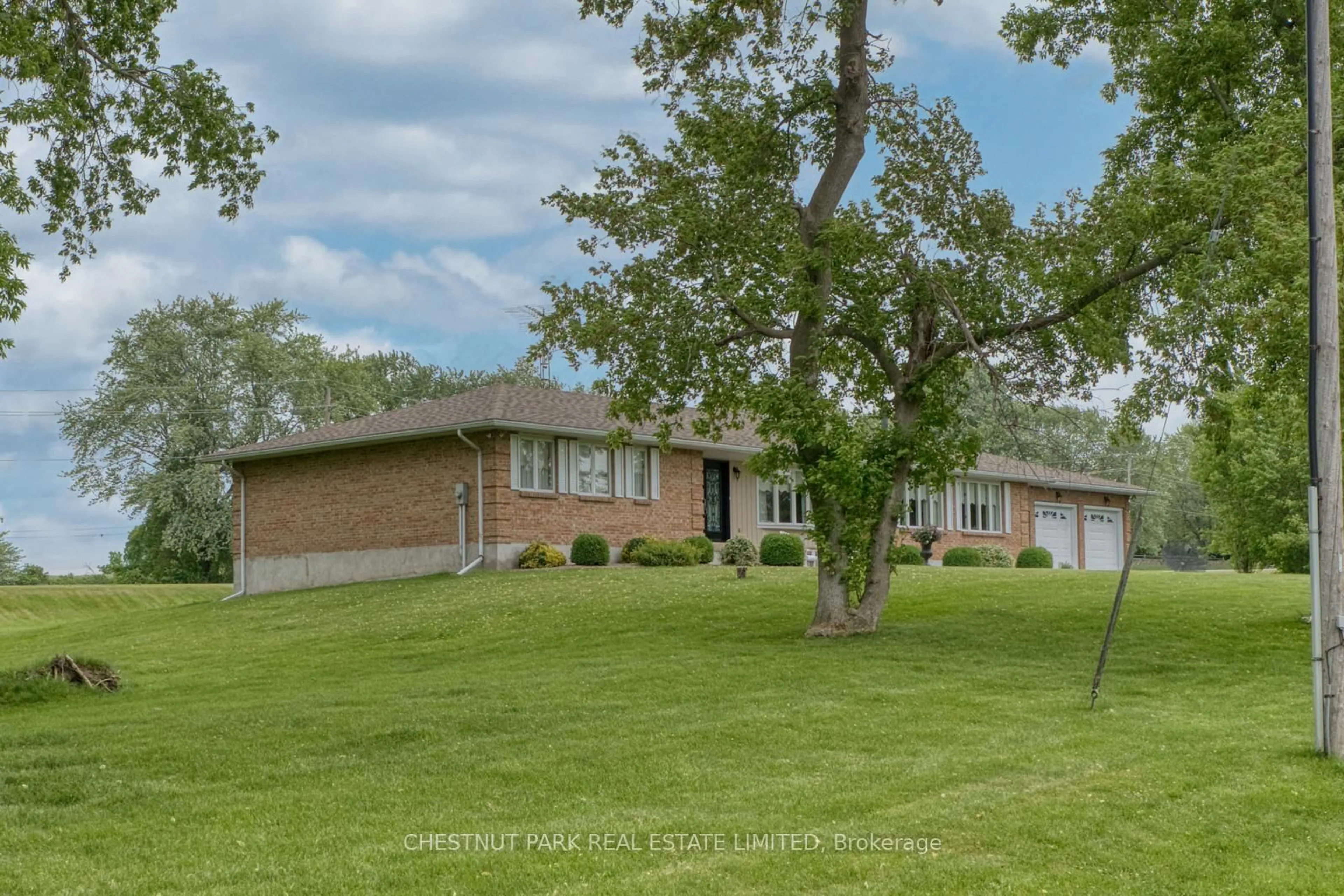 A pic from outside/outdoor area/front of a property/back of a property/a pic from drone, street for 90 River Rd, Leeds and the Thousand Islands Ontario K0E 1L0