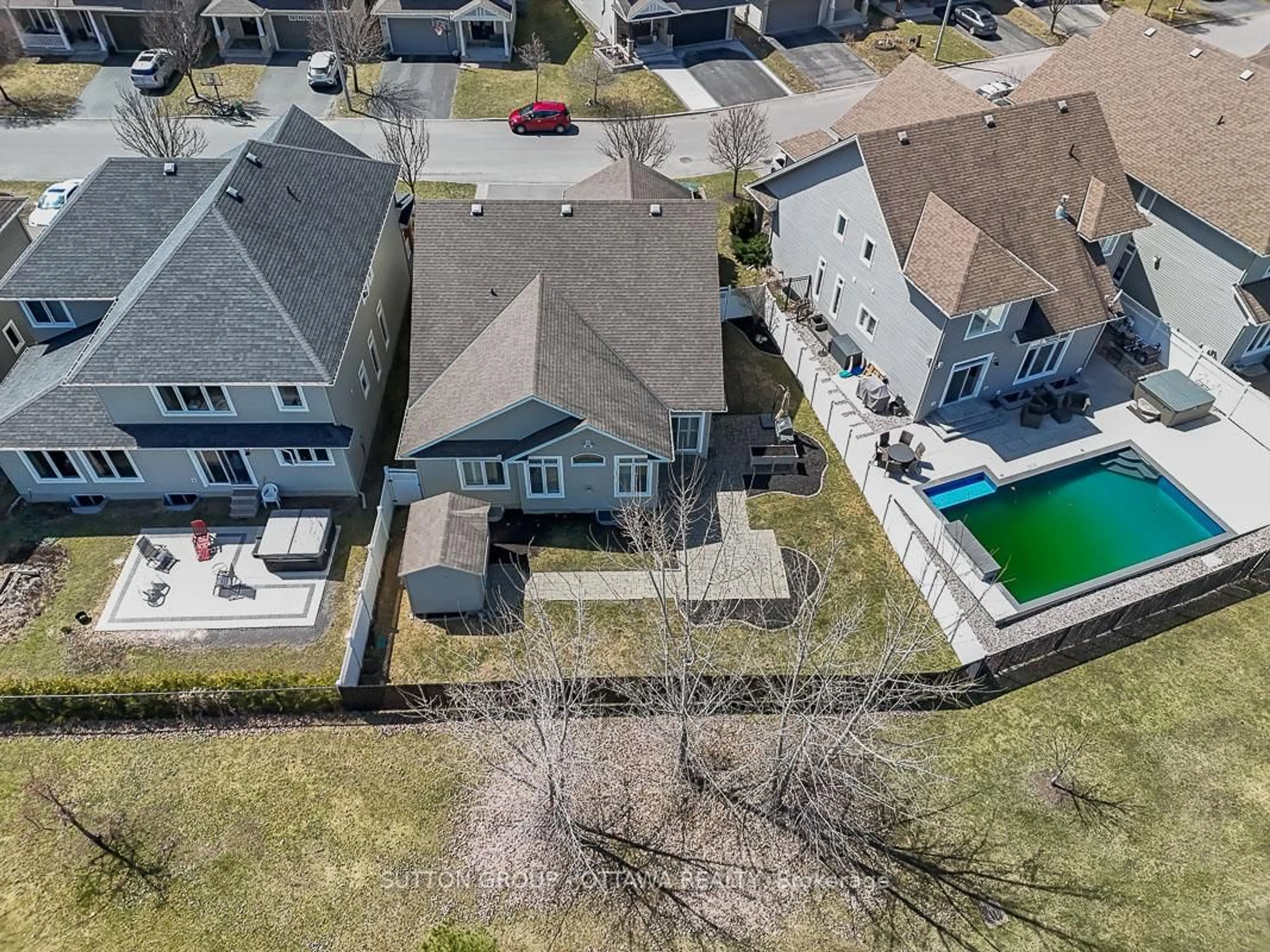 A pic from outside/outdoor area/front of a property/back of a property/a pic from drone, water/lake/river/ocean view for 808 Azure St, Orleans Ontario K4A 0T7