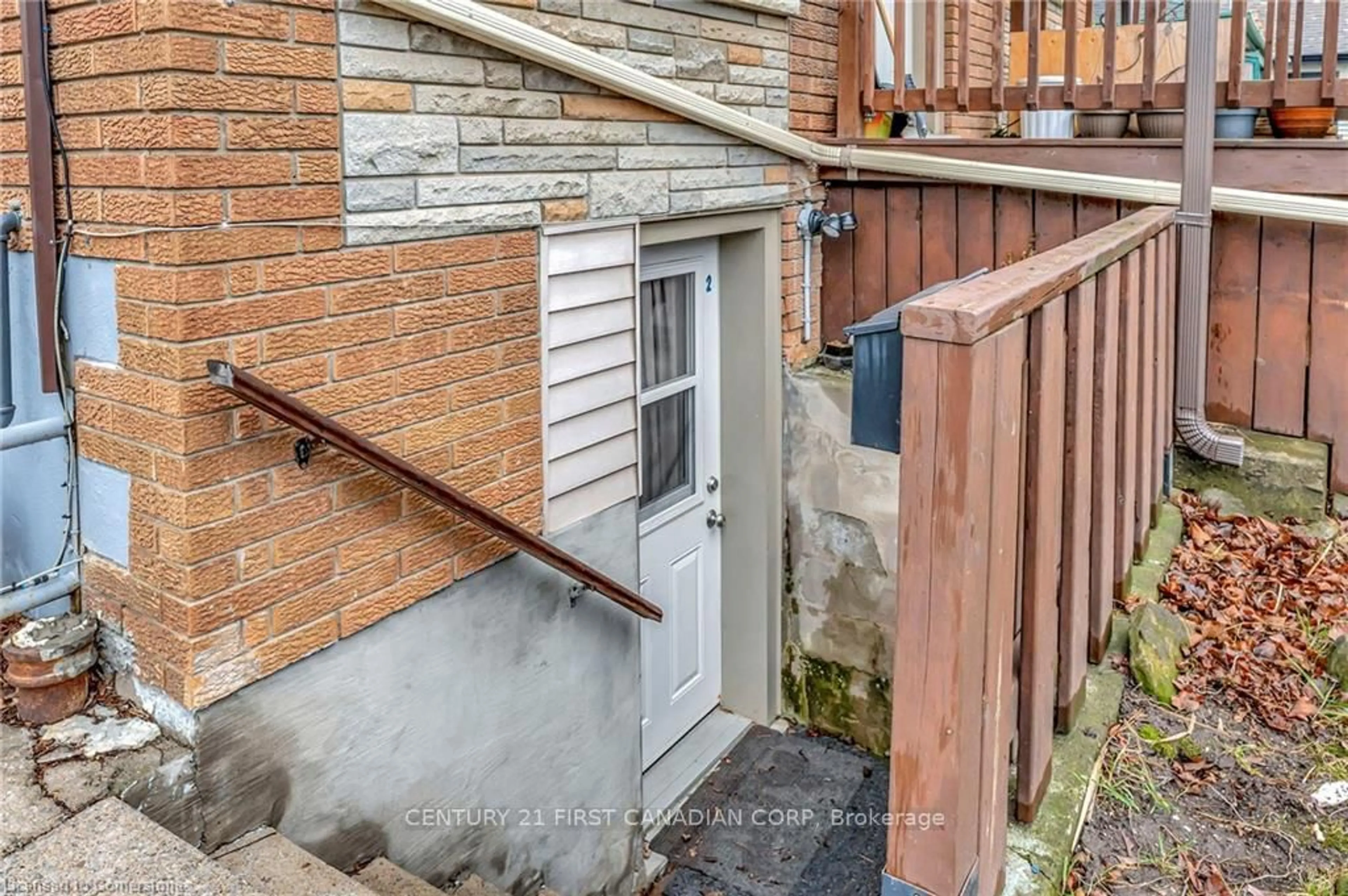 Unknown for 82 Albert St, St. Catharines Ontario L2R 2H1