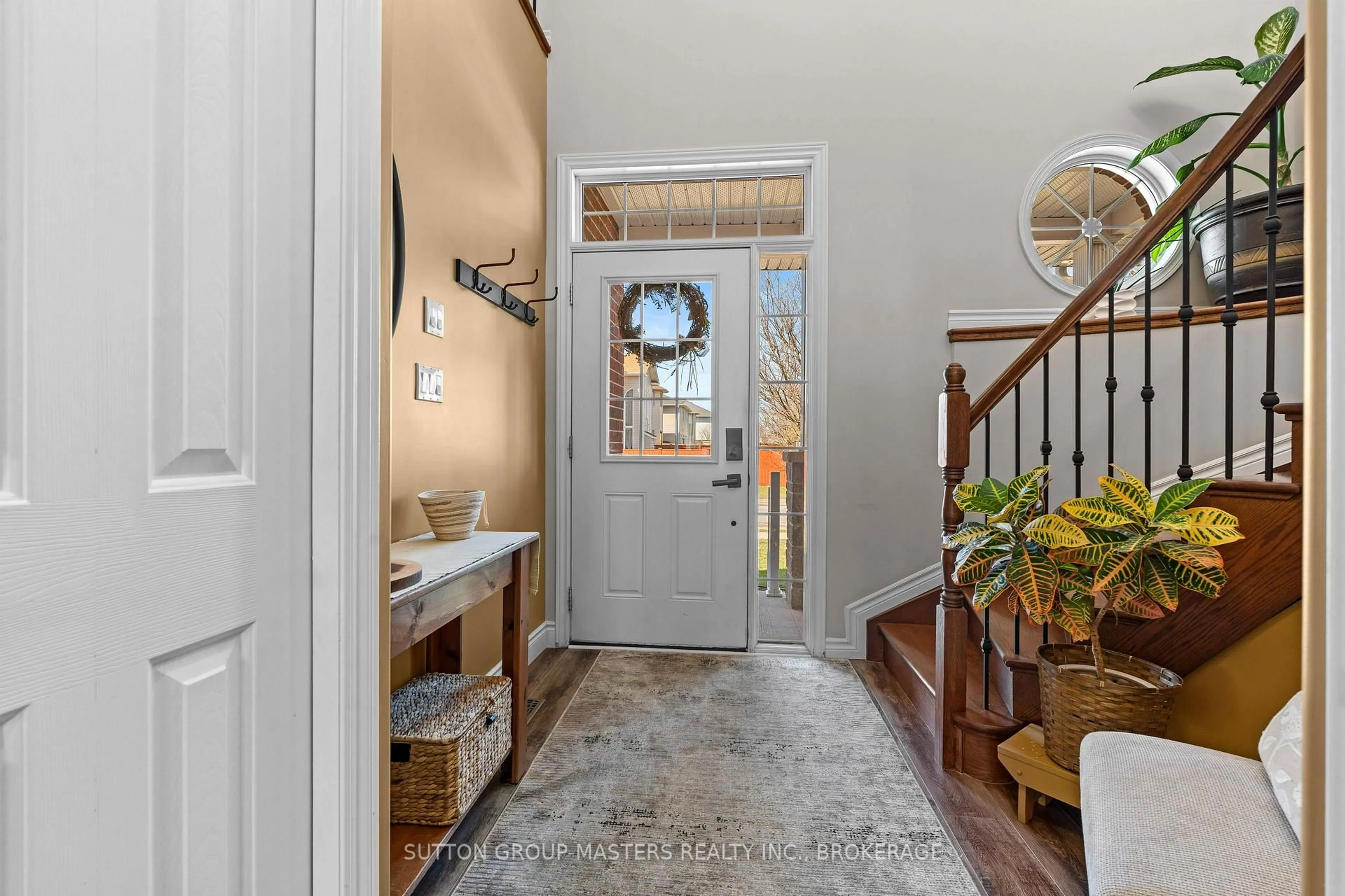 Indoor entryway for 1609 Providence Cres, Kingston Ontario K7P 0H8