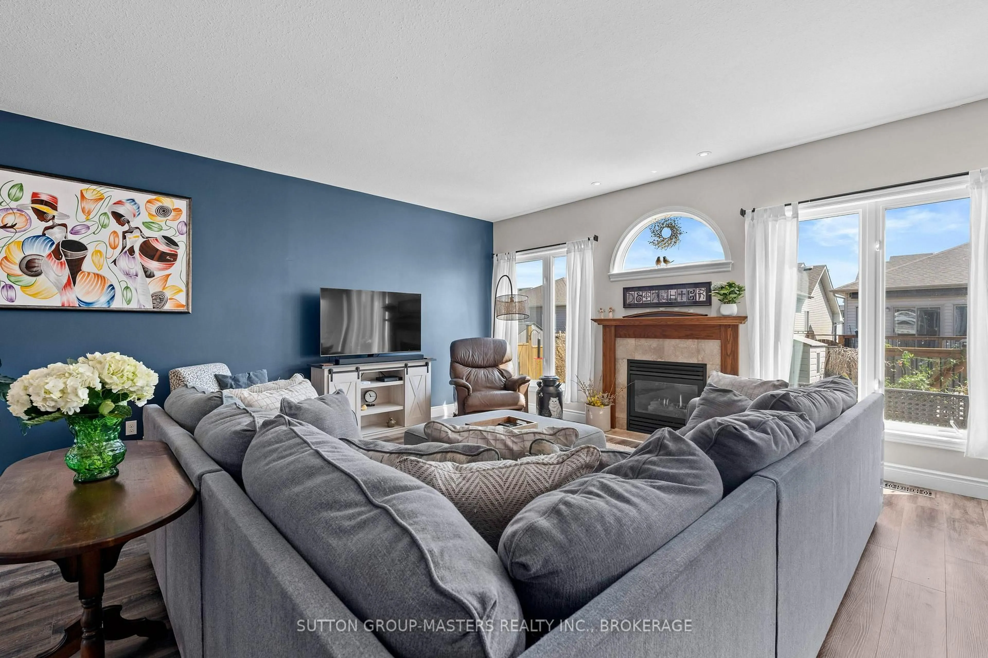 Living room with furniture, unknown for 1609 Providence Cres, Kingston Ontario K7P 0H8