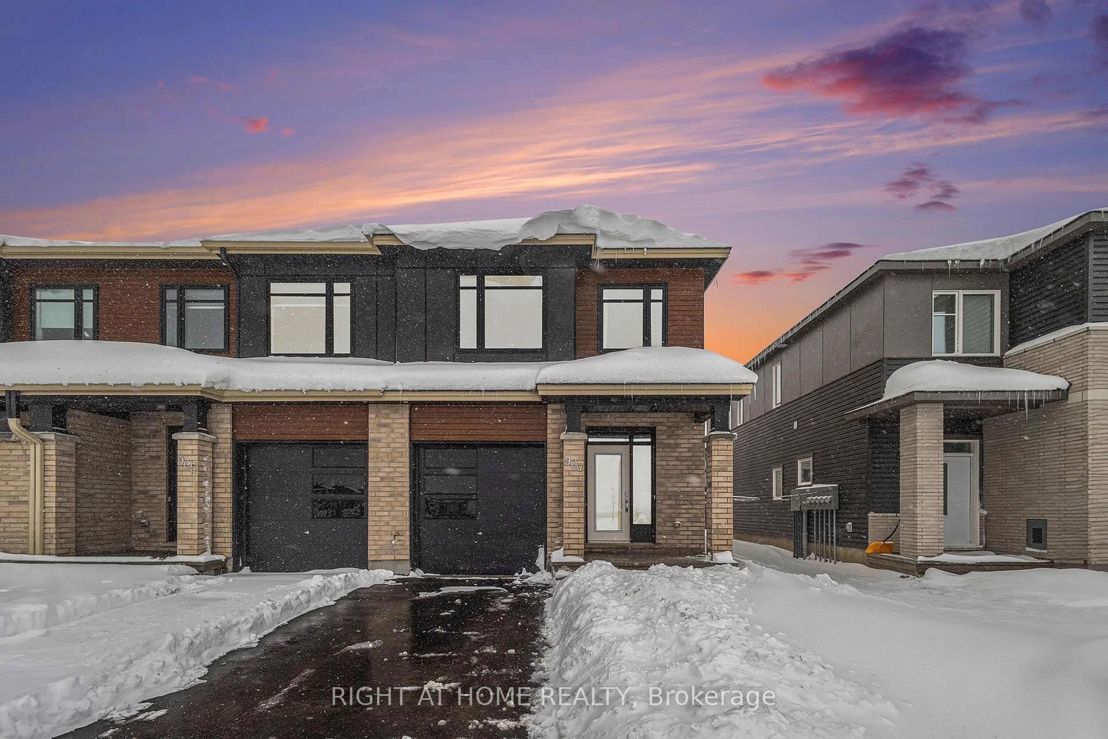 Home with brick exterior material, street for 907 Orvieto Way, Stittsville Ontario K2S 2L1