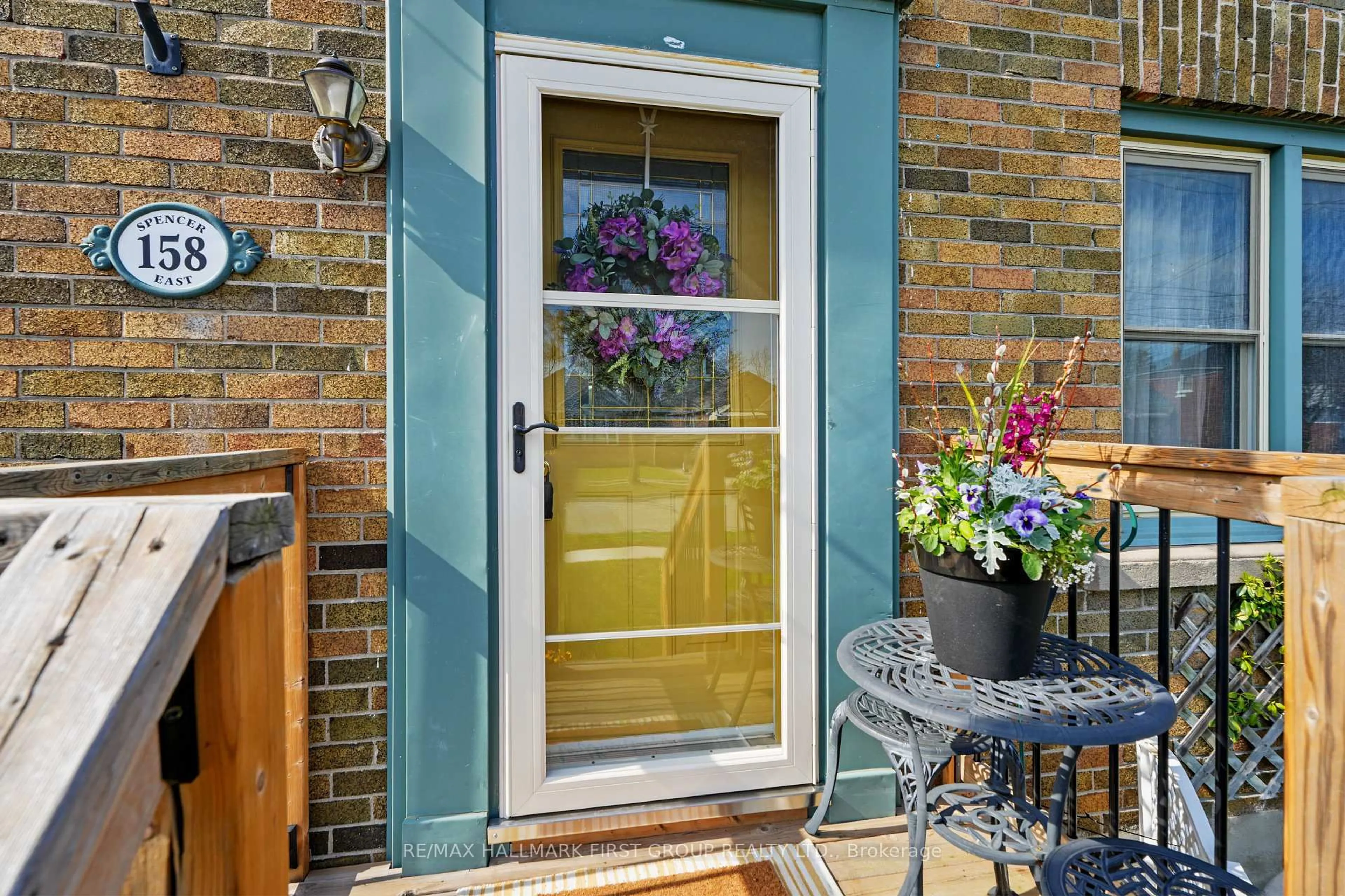 Patio, street for 158 Spencer St, Cobourg Ontario K9A 1C4
