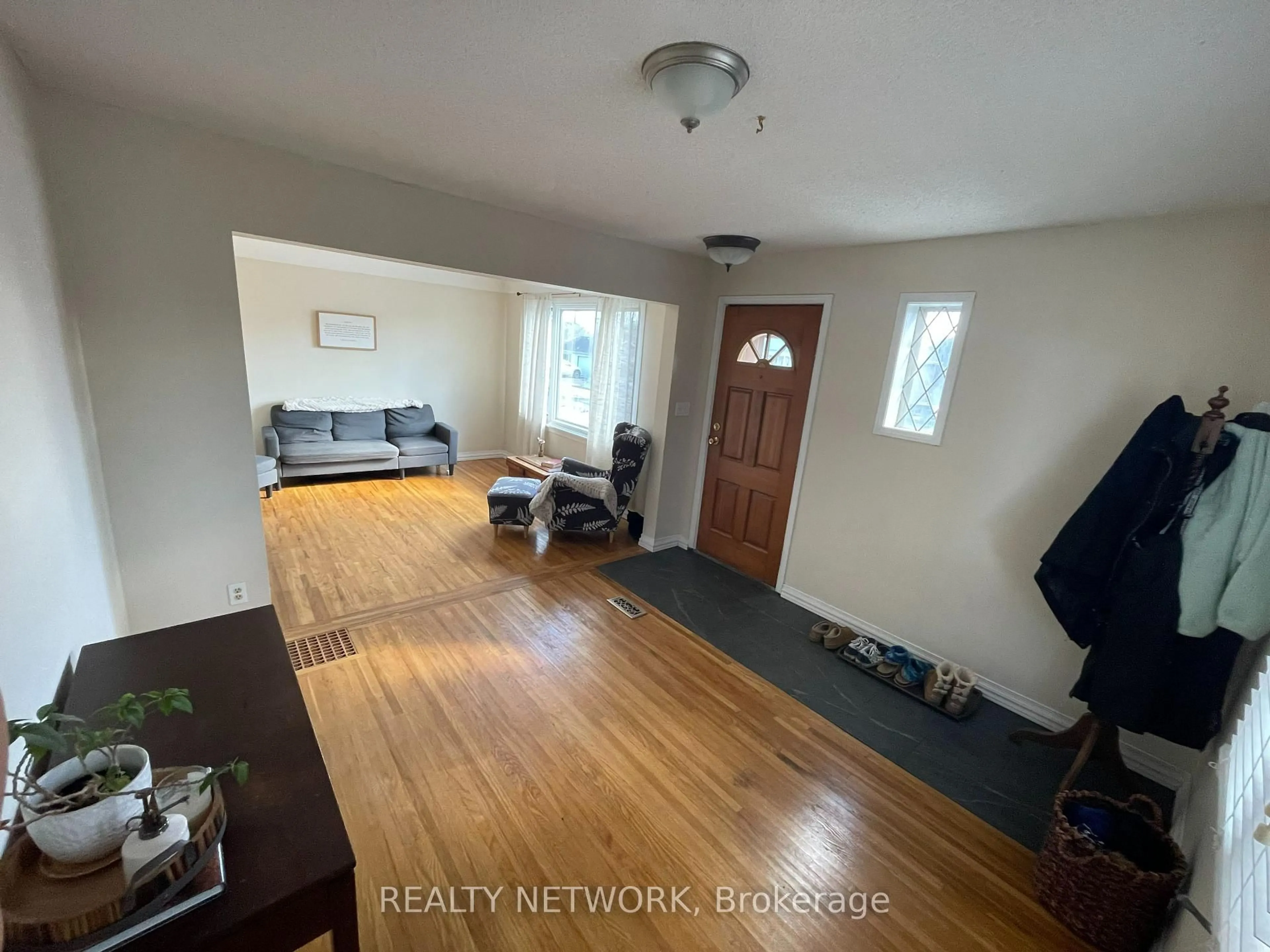 A pic of a room for 31 Russell St, Hamilton Ontario L8V 1J4