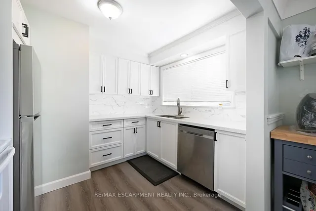 Additional property image - 333 East 42nd St