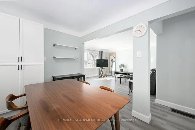 Additional property image - 333 East 42nd St