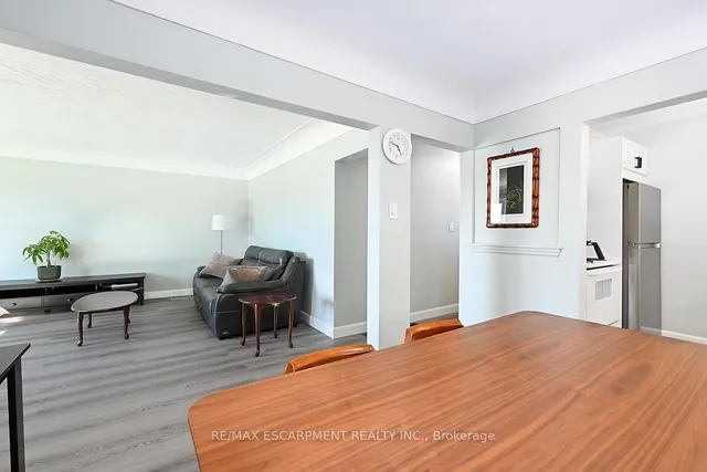 Additional property image - 333 East 42nd St