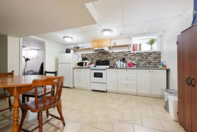Additional property image - 333 East 42nd St