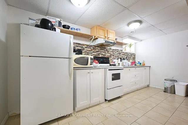 Additional property image - 333 East 42nd St