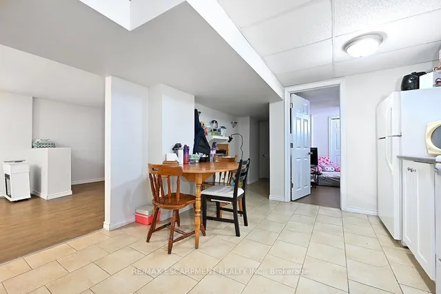 Additional property image - 333 East 42nd St