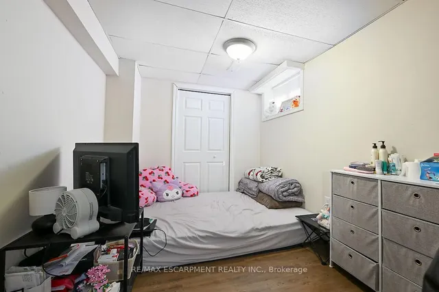 Additional property image - 333 East 42nd St