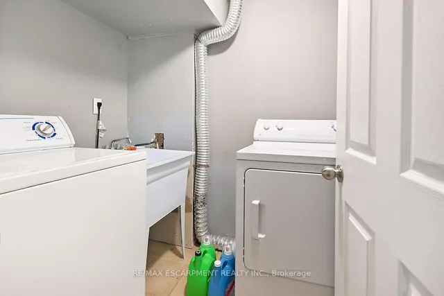 Additional property image - 333 East 42nd St
