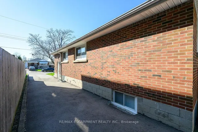 Additional property image - 333 East 42nd St