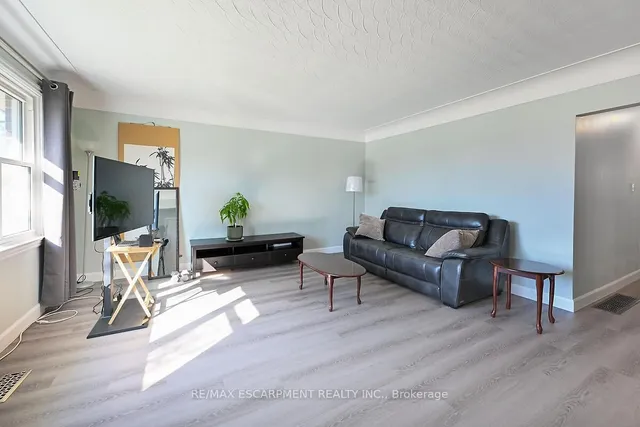 Additional property image - 333 East 42nd St