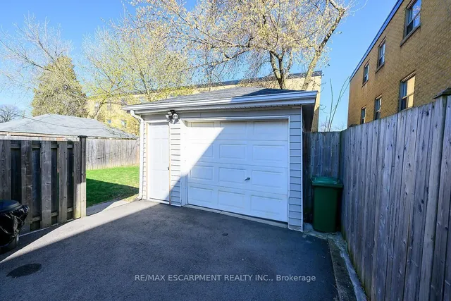 Additional property image - 333 East 42nd St