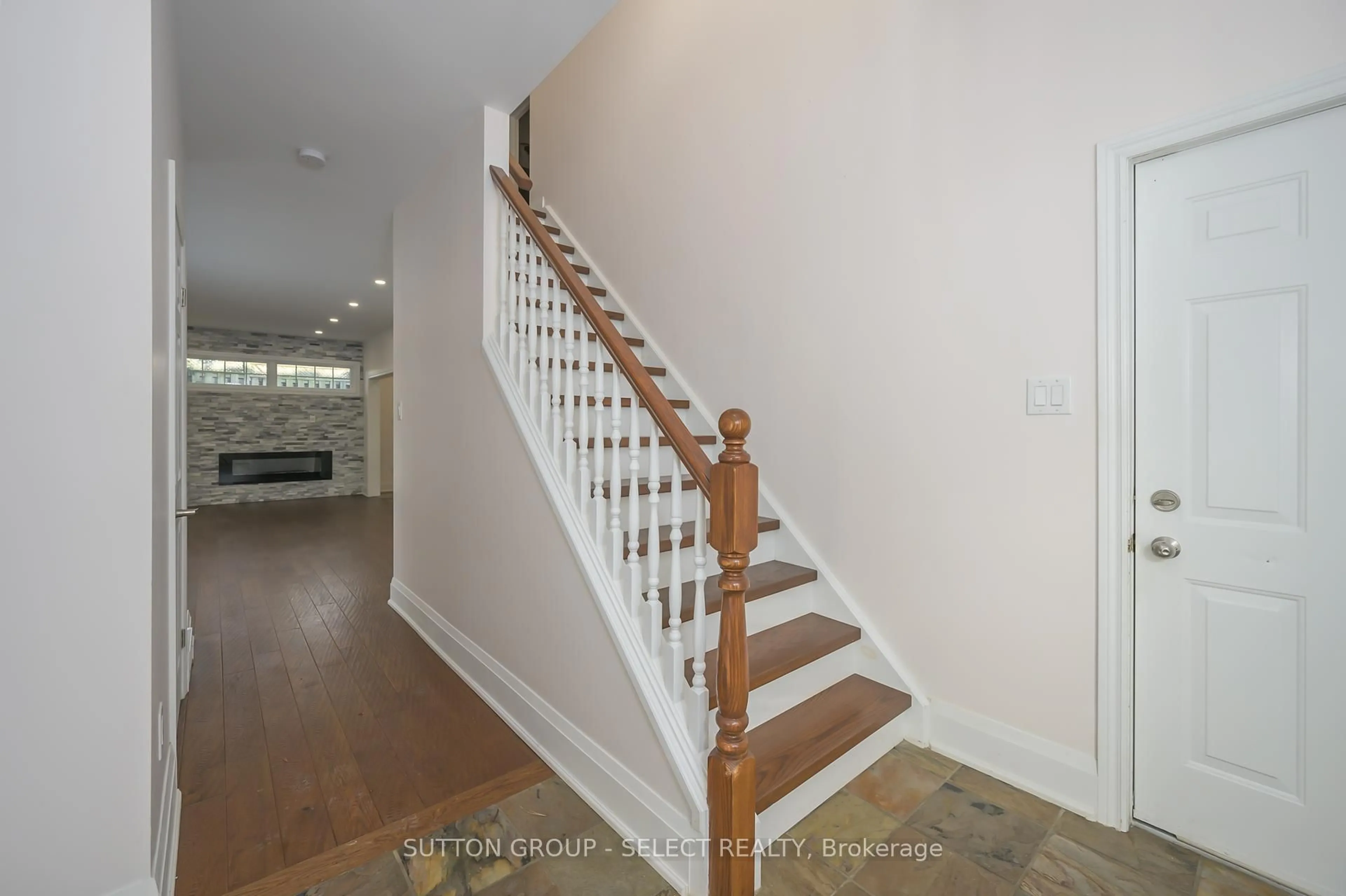 Unknown for 519 Riverside Dr #16, London North Ontario N6H 5J3