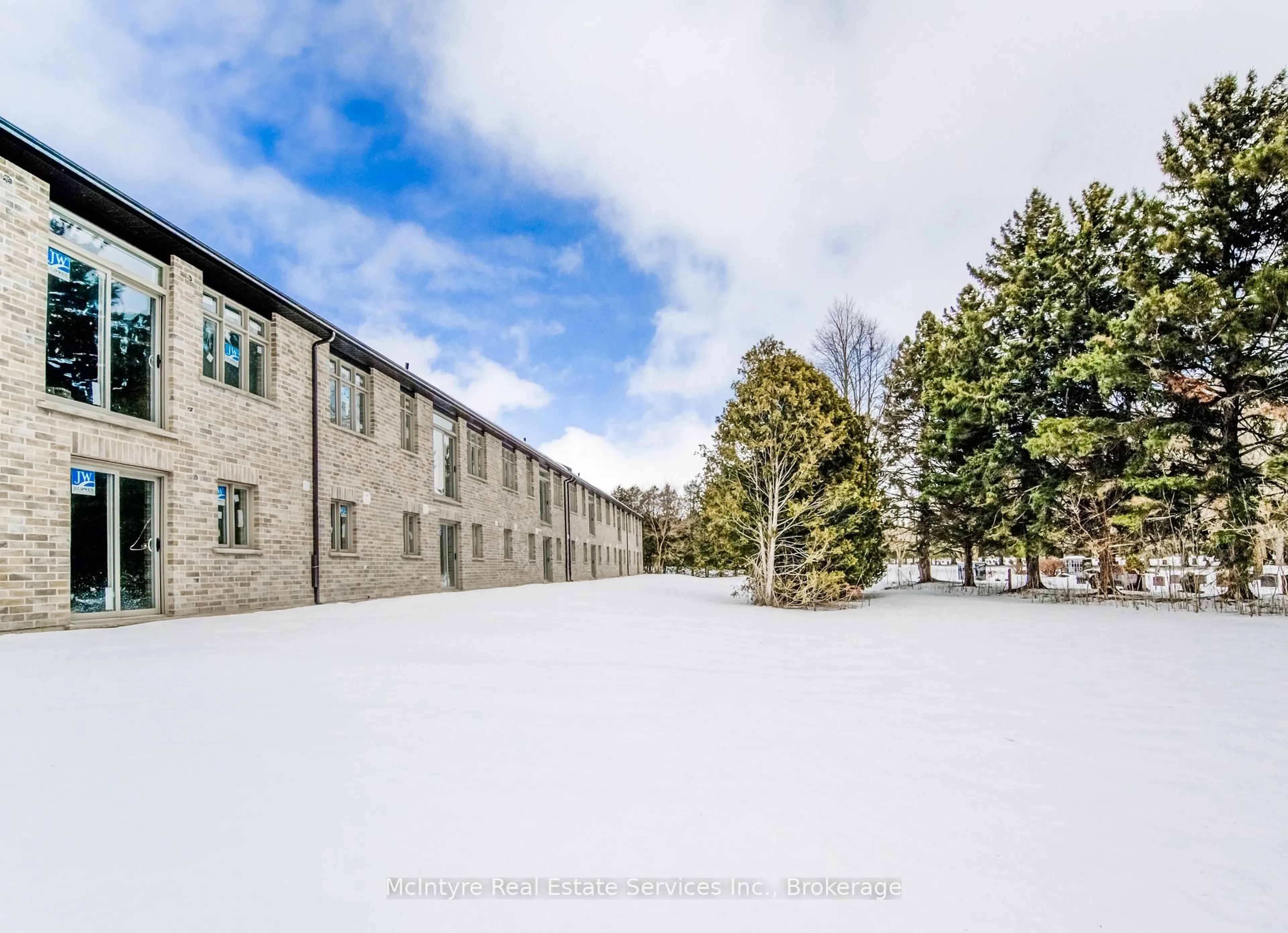 A pic from outside/outdoor area/front of a property/back of a property/a pic from drone, unknown for 44 Main St #19, East Zorra-Tavistock Ontario N0J 1M0