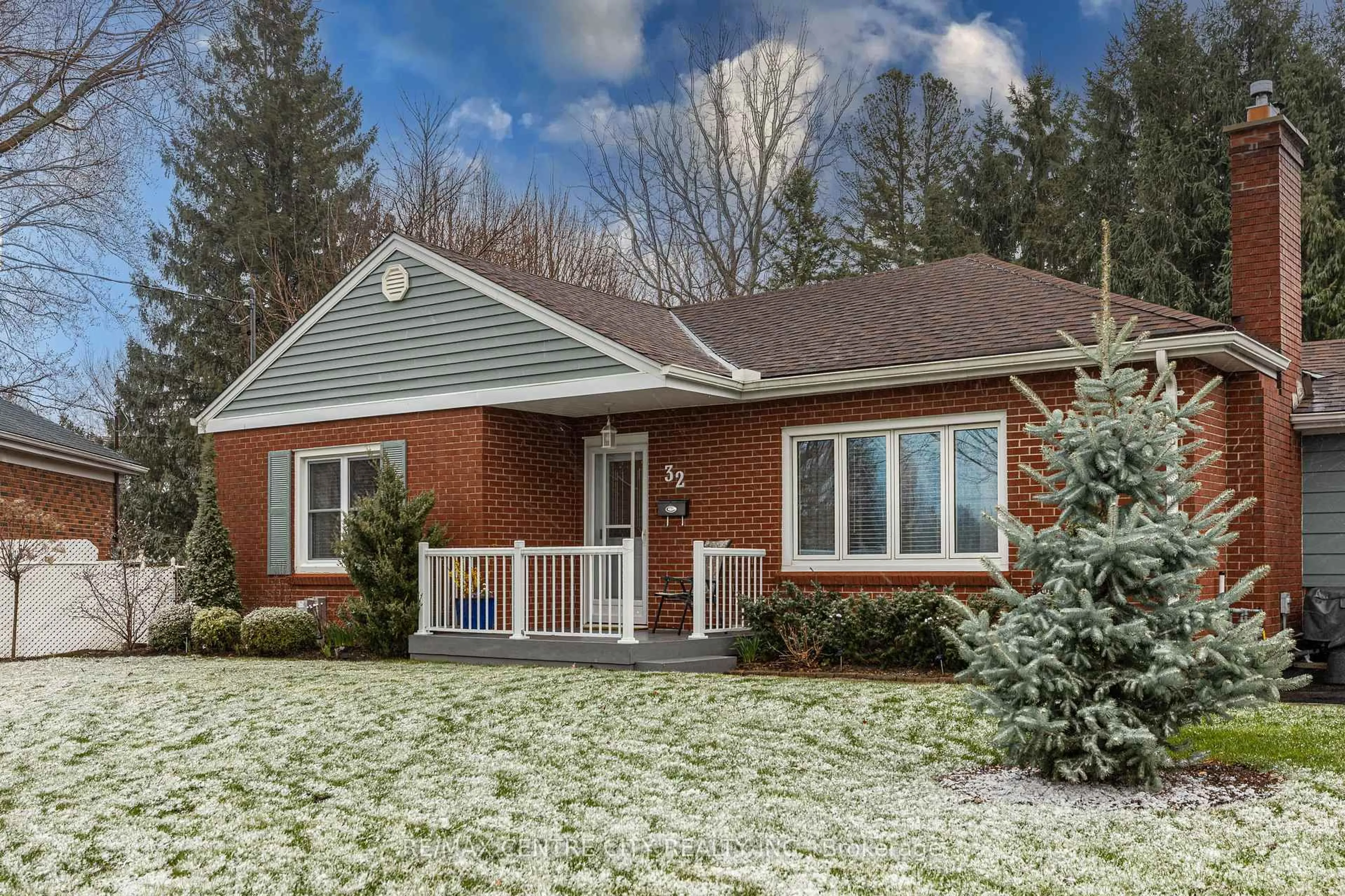 Home with brick exterior material, street for 32 Dieppe Dr, St. Thomas Ontario N5R 4G7