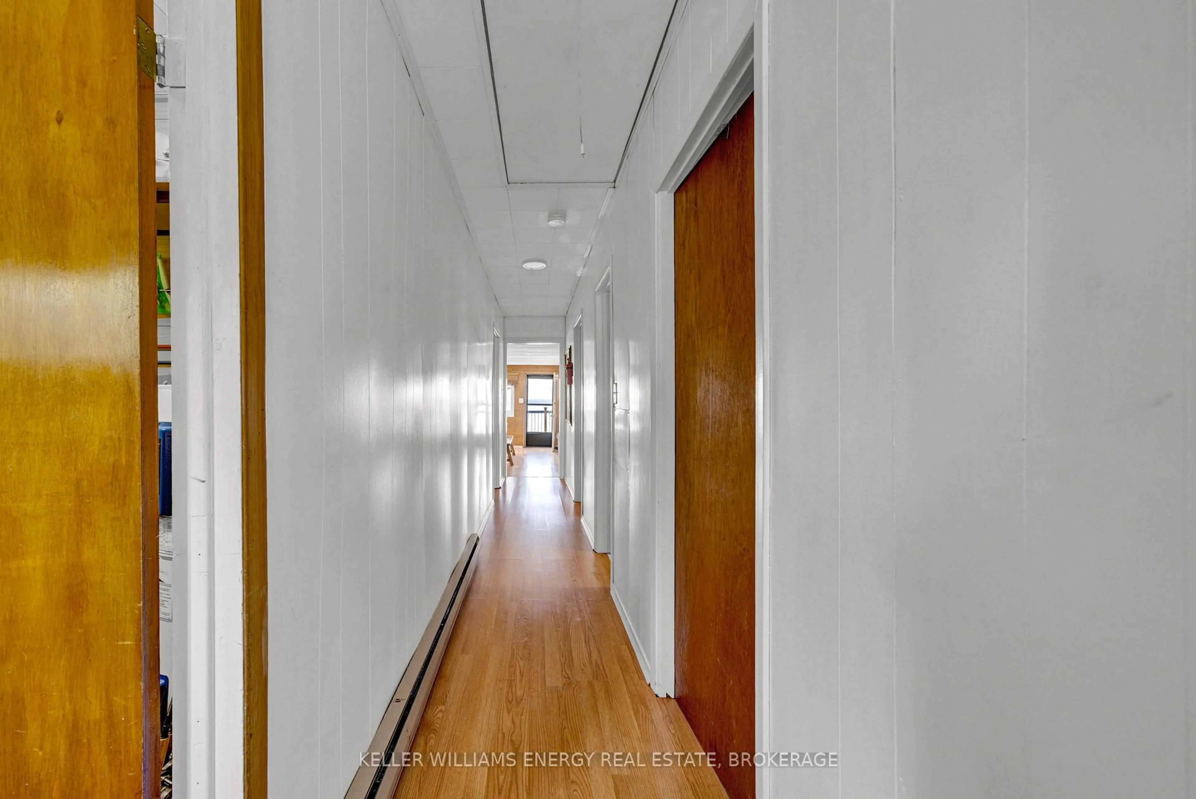 Indoor foyer for 96 Bishop Lane, Prince Edward County Ontario K0K 1A0