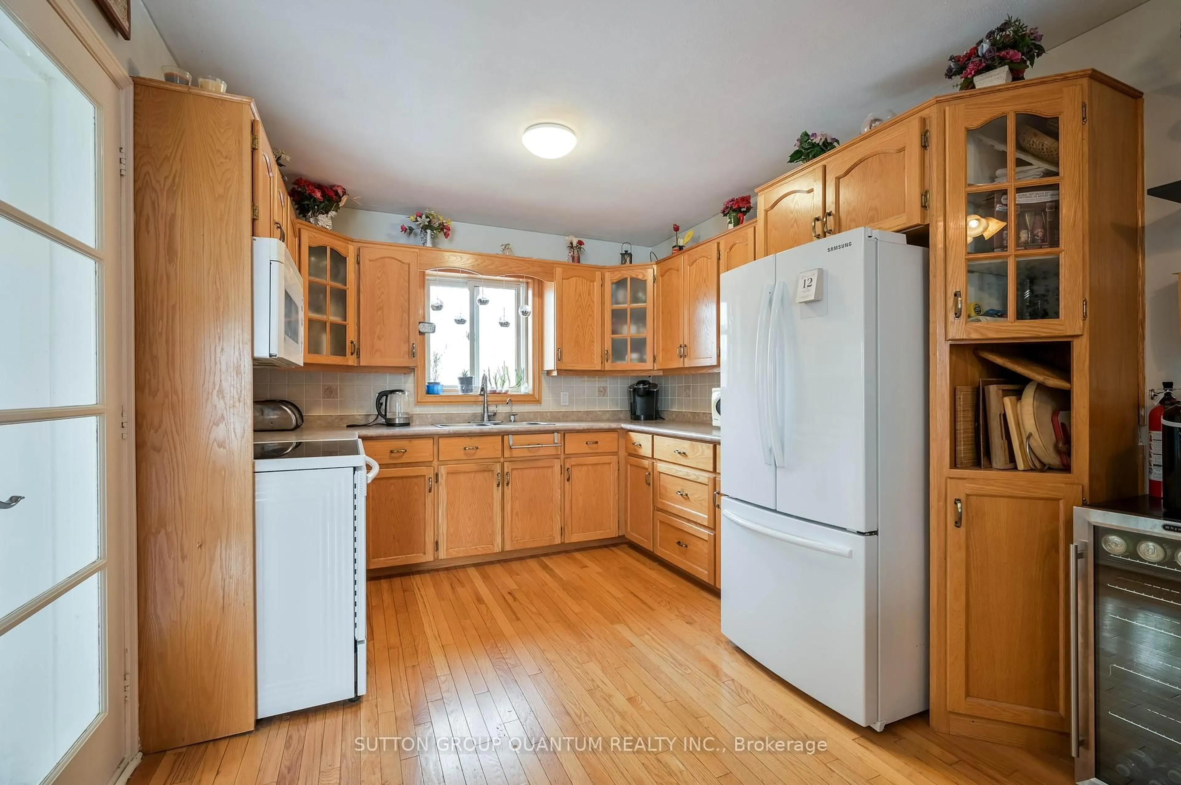 Standard kitchen, unknown for 22 Wilson Cres, Southgate Ontario N0C 1B0