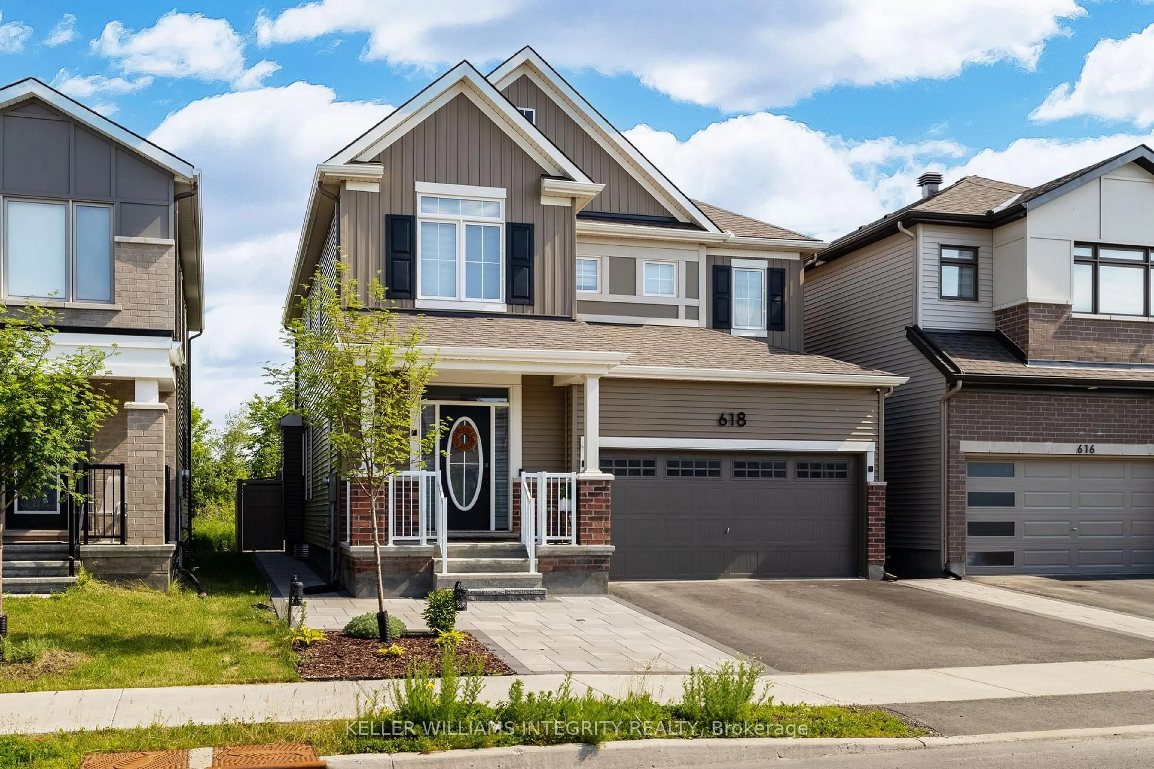 Home with vinyl exterior material, street for 618 Perseus Ave, Ottawa Ontario K2J 6S7