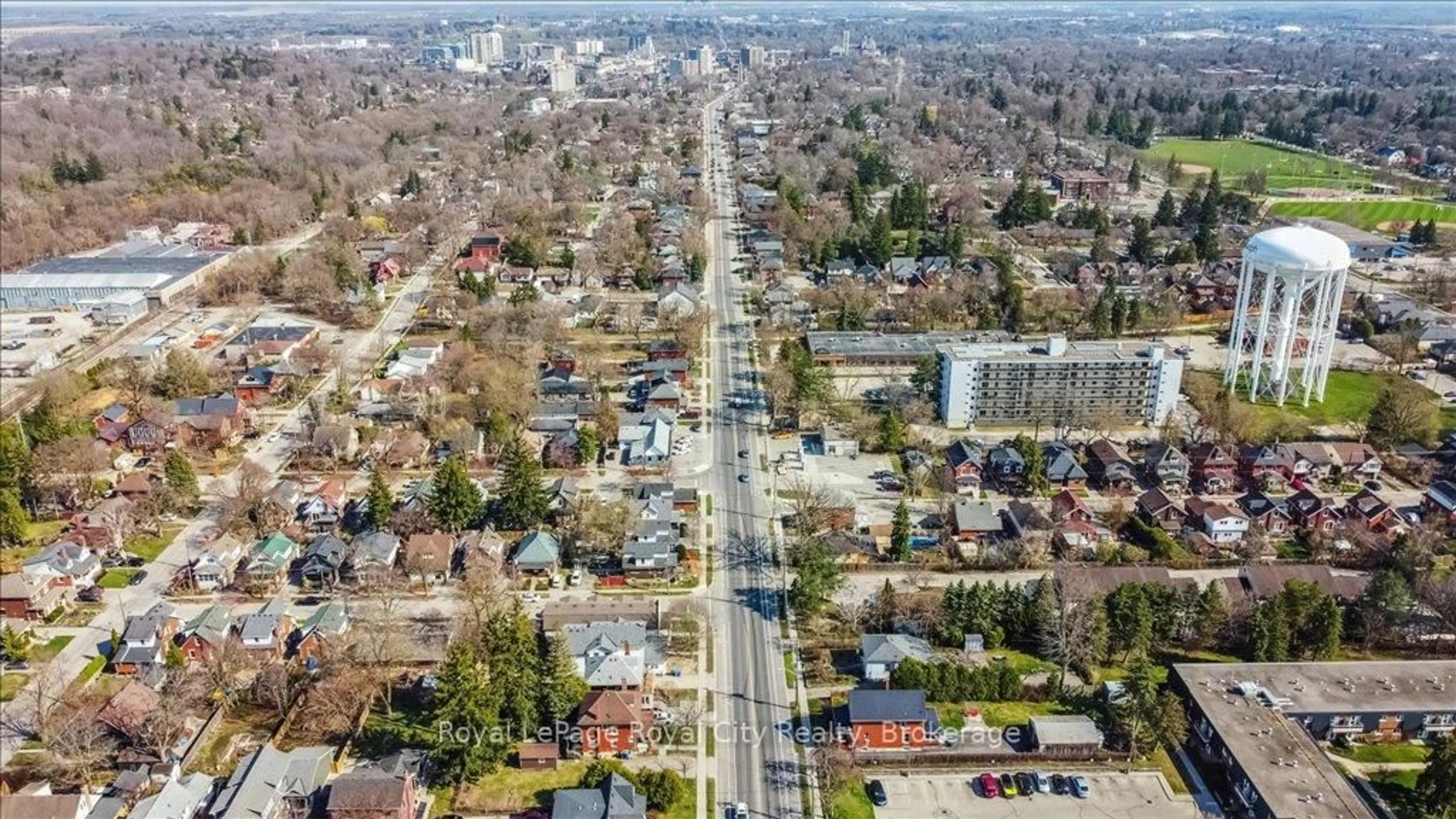 A pic from outside/outdoor area/front of a property/back of a property/a pic from drone, street for 572 Woolwich St, Guelph Ontario N1H 3Y2