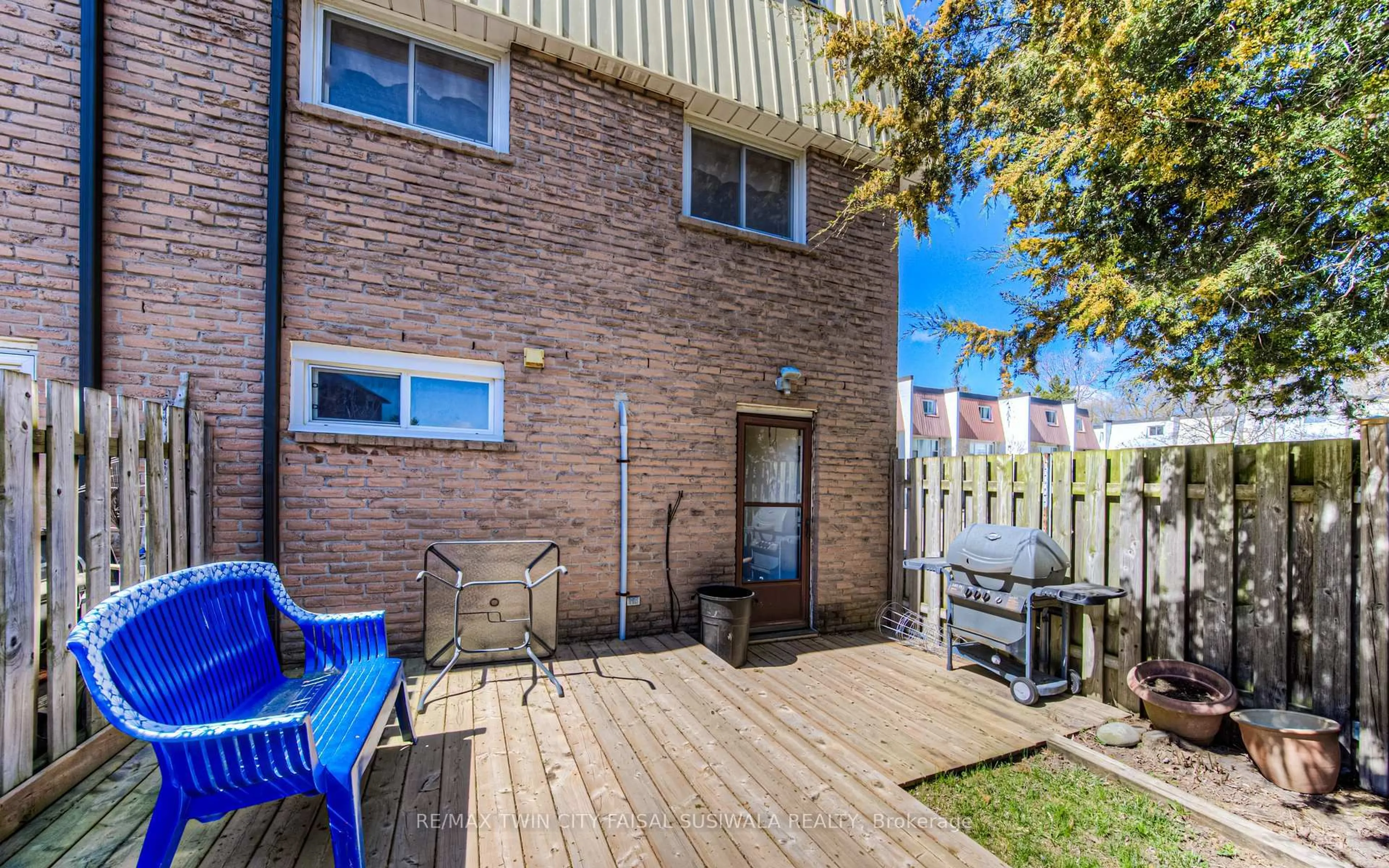 Patio, street for 70 Morgan Ave #6, Kitchener Ontario N2A 2M2