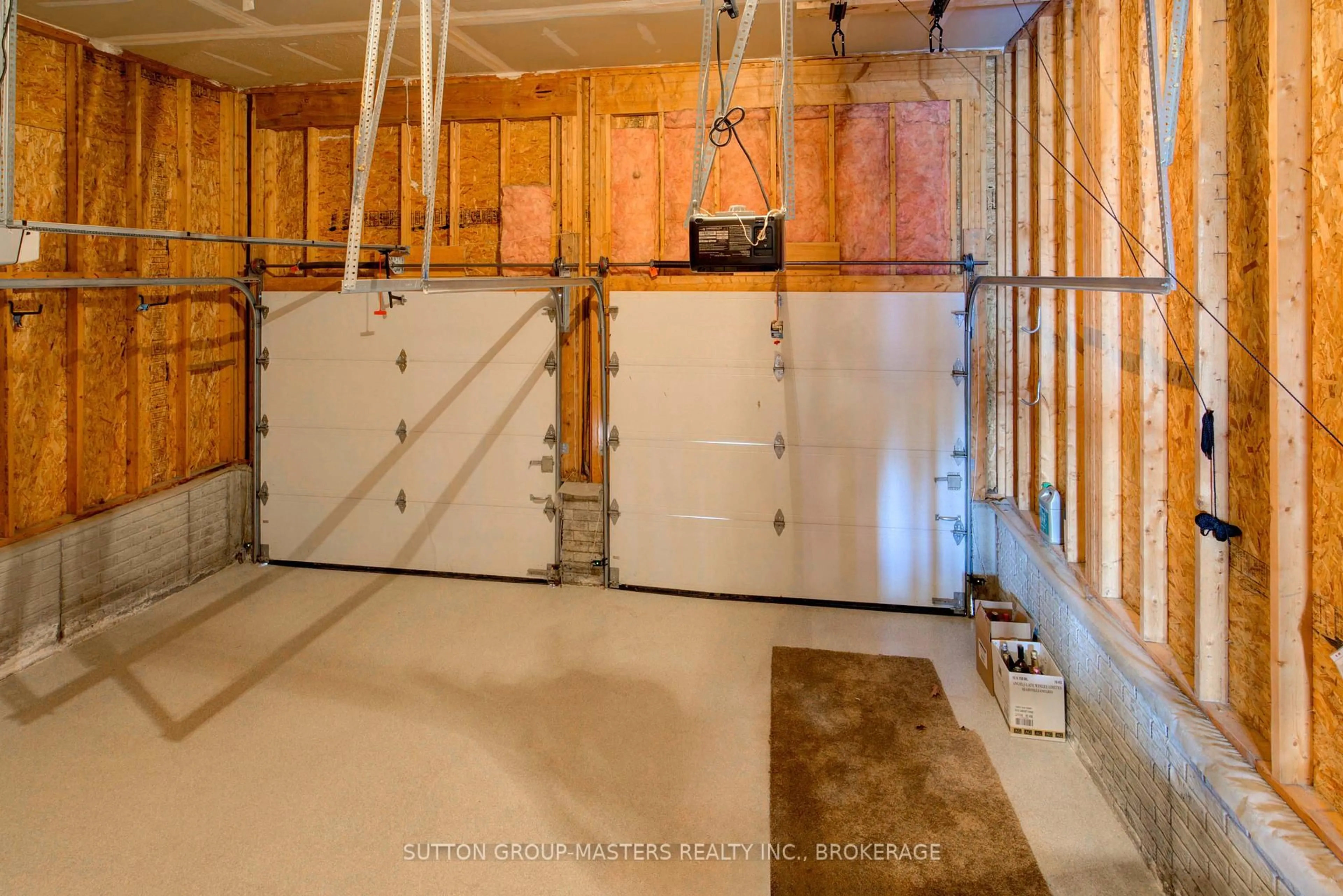 Indoor garage for 30 Country Club Dr, Bath Ontario K0H 1G0