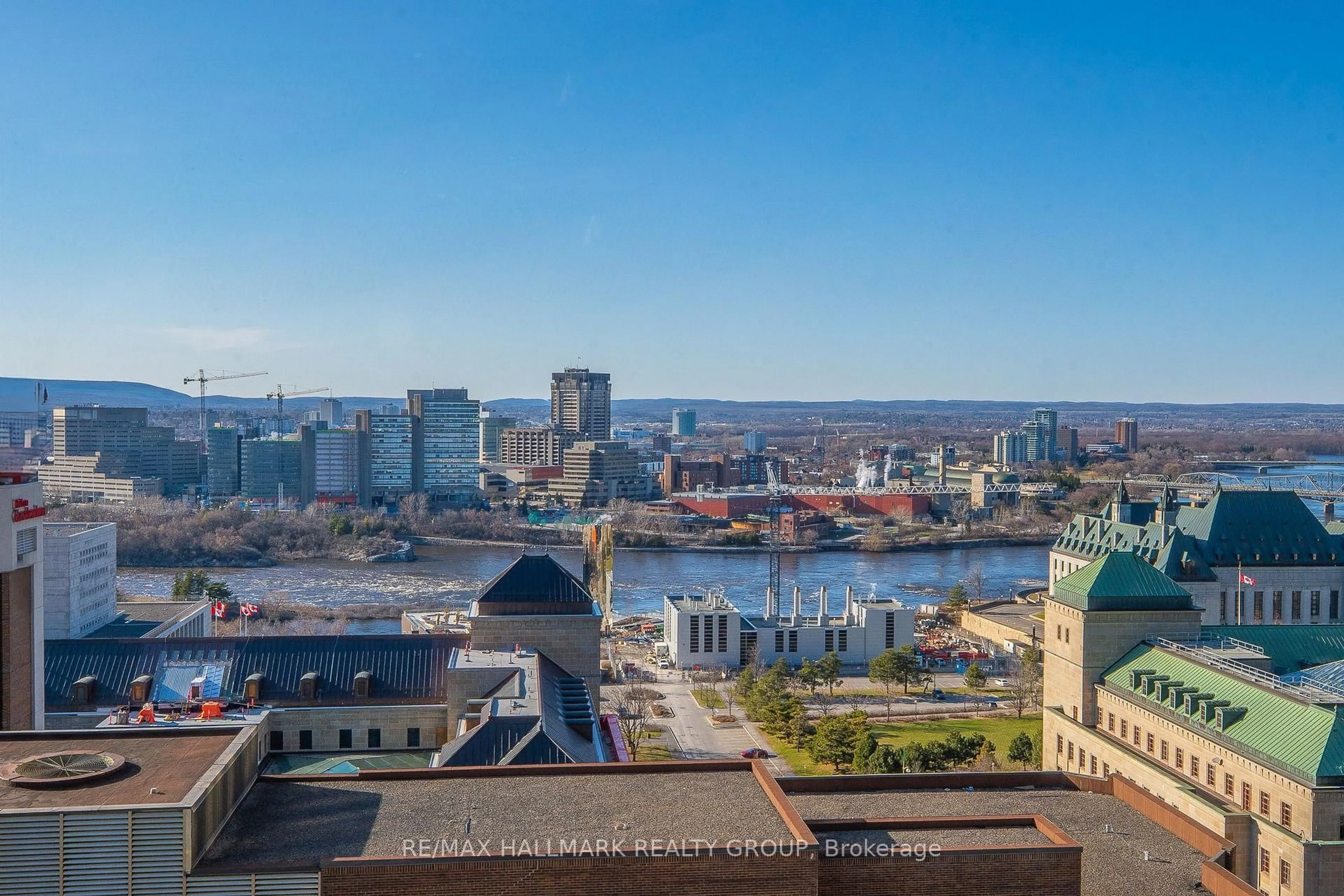 A pic from outside/outdoor area/front of a property/back of a property/a pic from drone, city buildings view from balcony for 340 Queen St #1903, Ottawa Ontario K1R 0G1