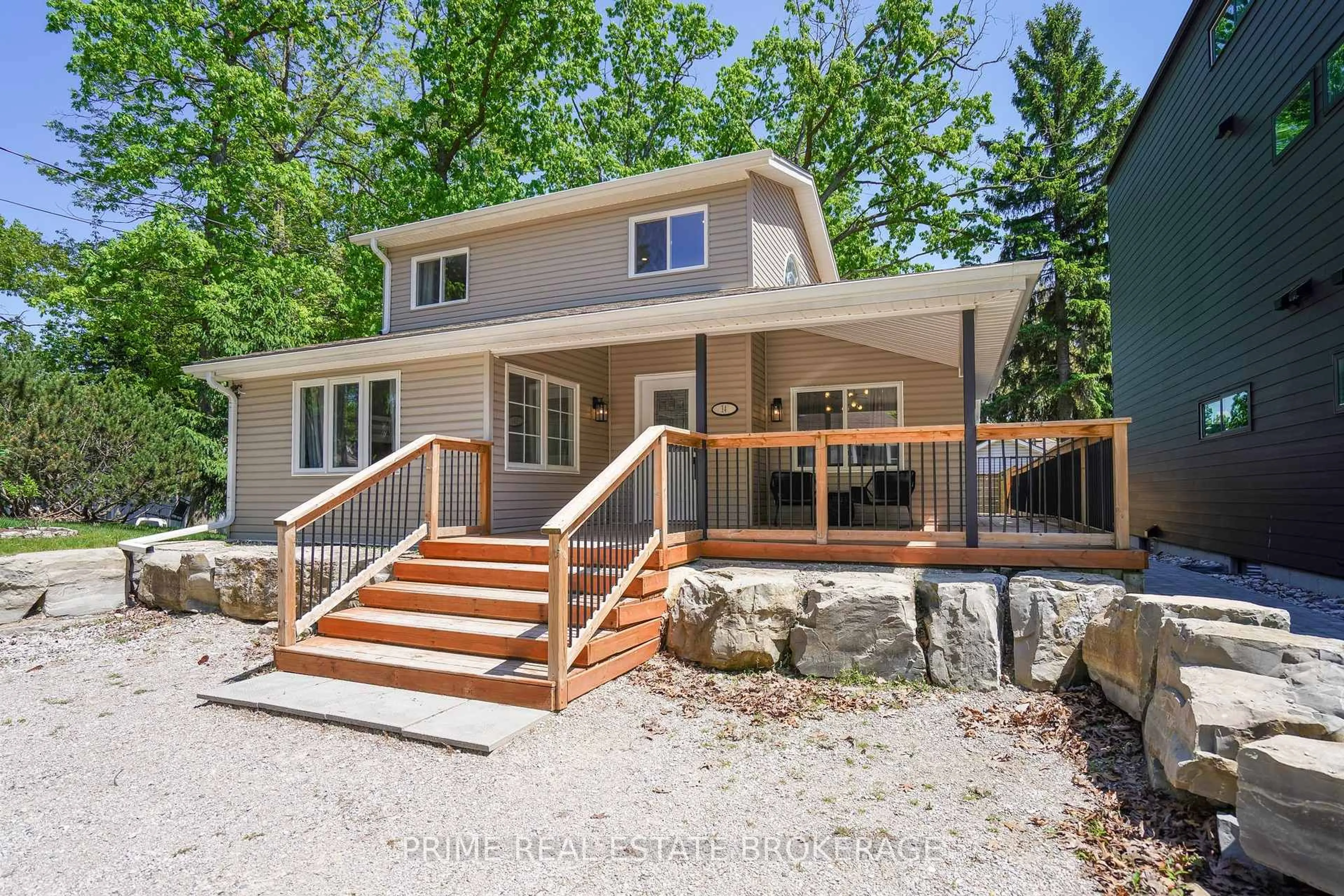 Home with vinyl exterior material, unknown for 14 Warwick Ave, Lambton Shores Ontario N0M 1T0