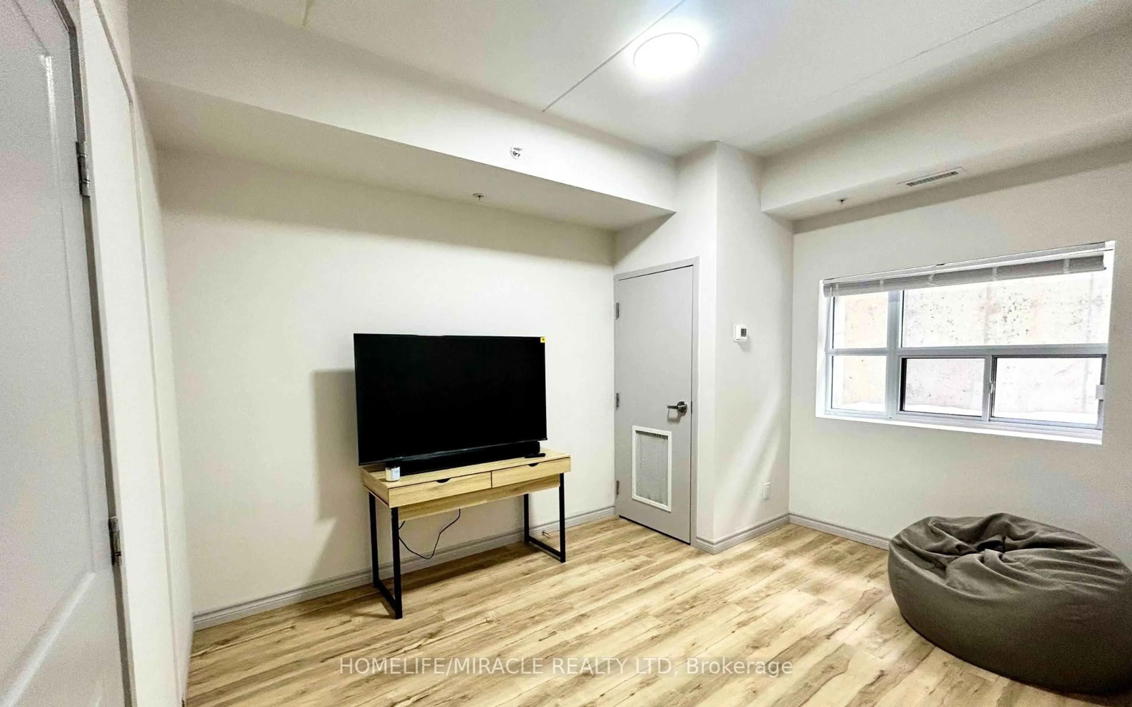 A pic of a room for 269 Sunview St #B05, Waterloo Ontario N2L 3V8