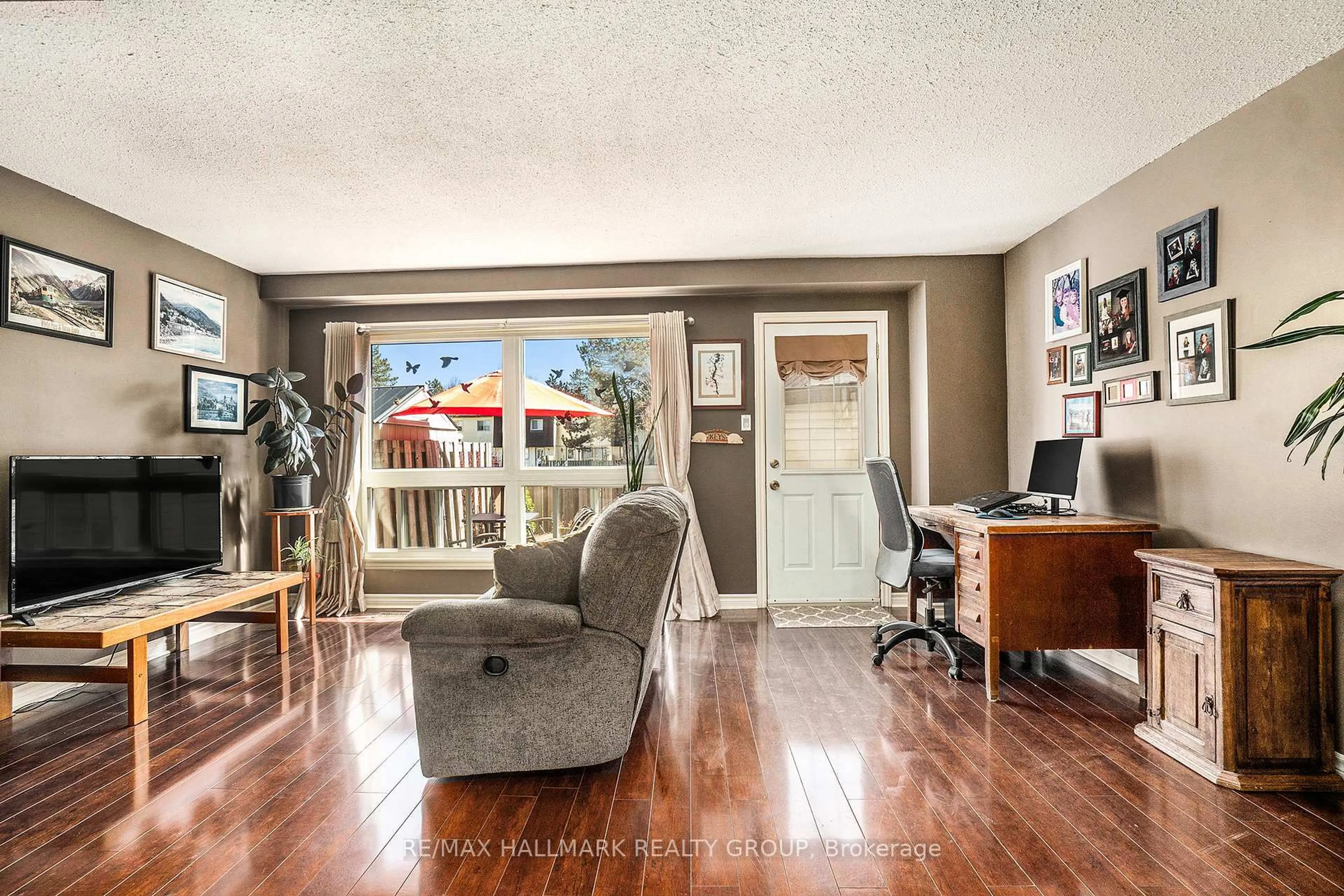 Living room with furniture, unknown for 27 Sonnet Cres #D, Ottawa Ontario K2H 8W8