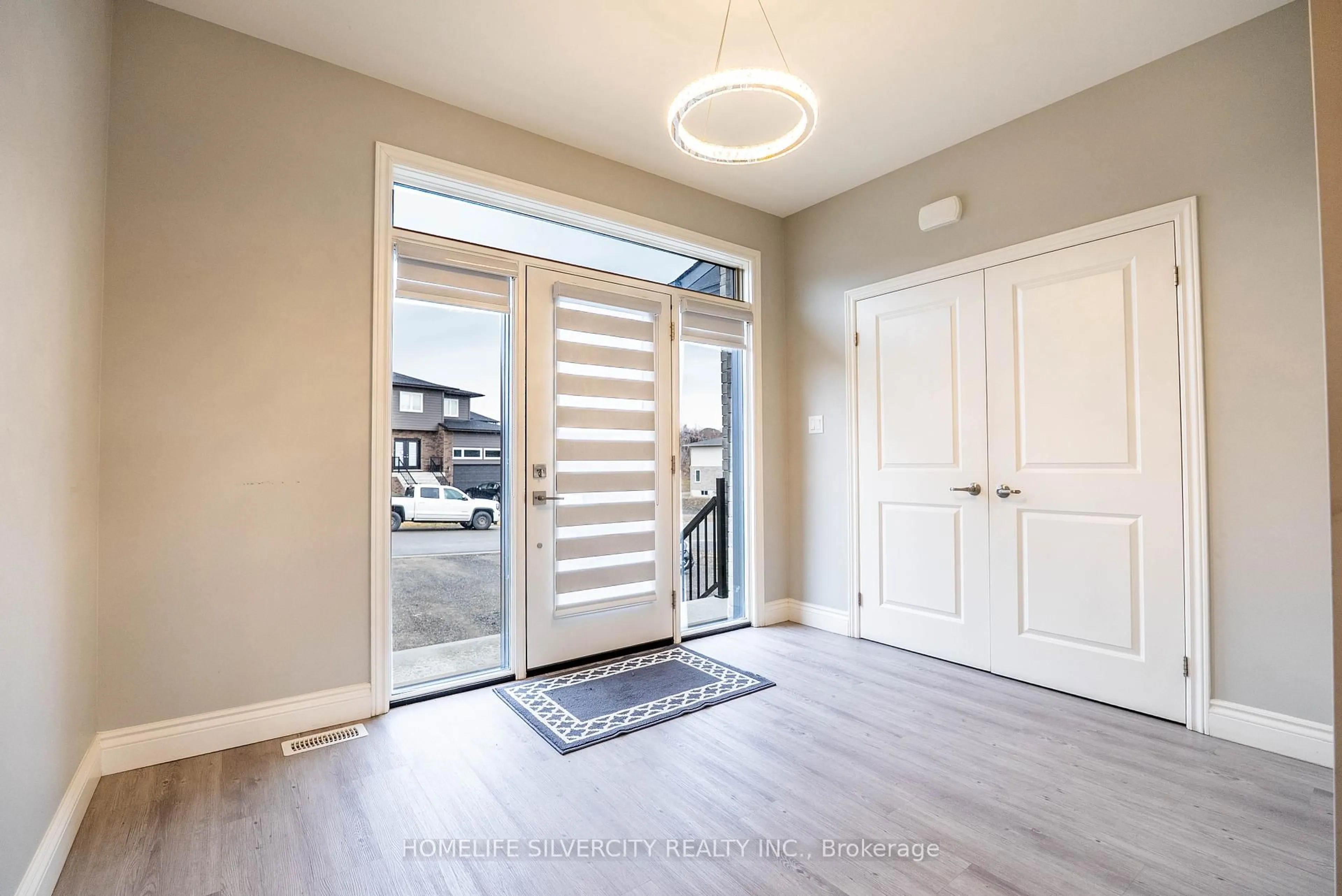 Indoor entryway for 503 Bonaventure Crt, Greater Sudbury Ontario P3A 0B4