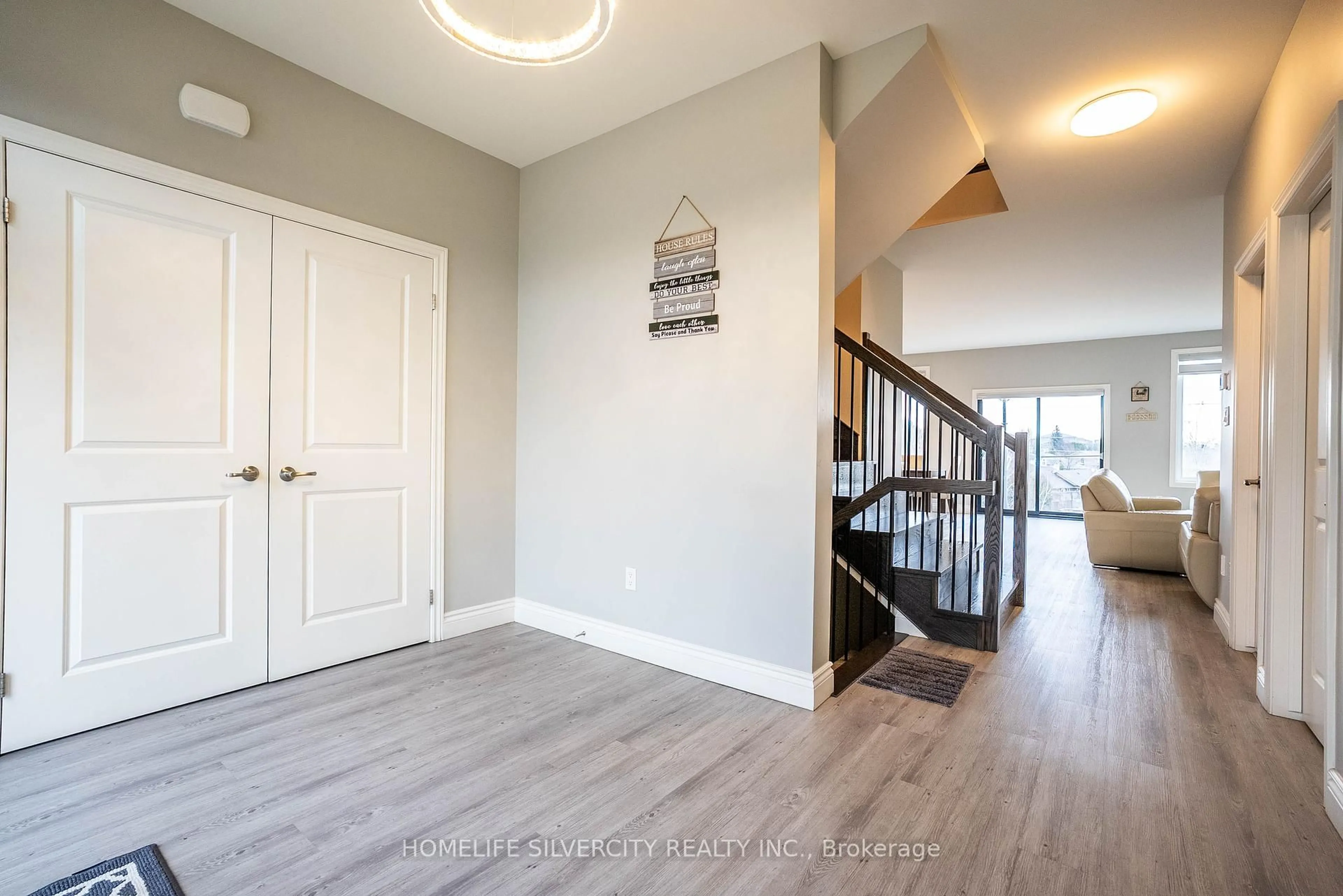 Indoor entryway for 503 Bonaventure Crt, Greater Sudbury Ontario P3A 0B4