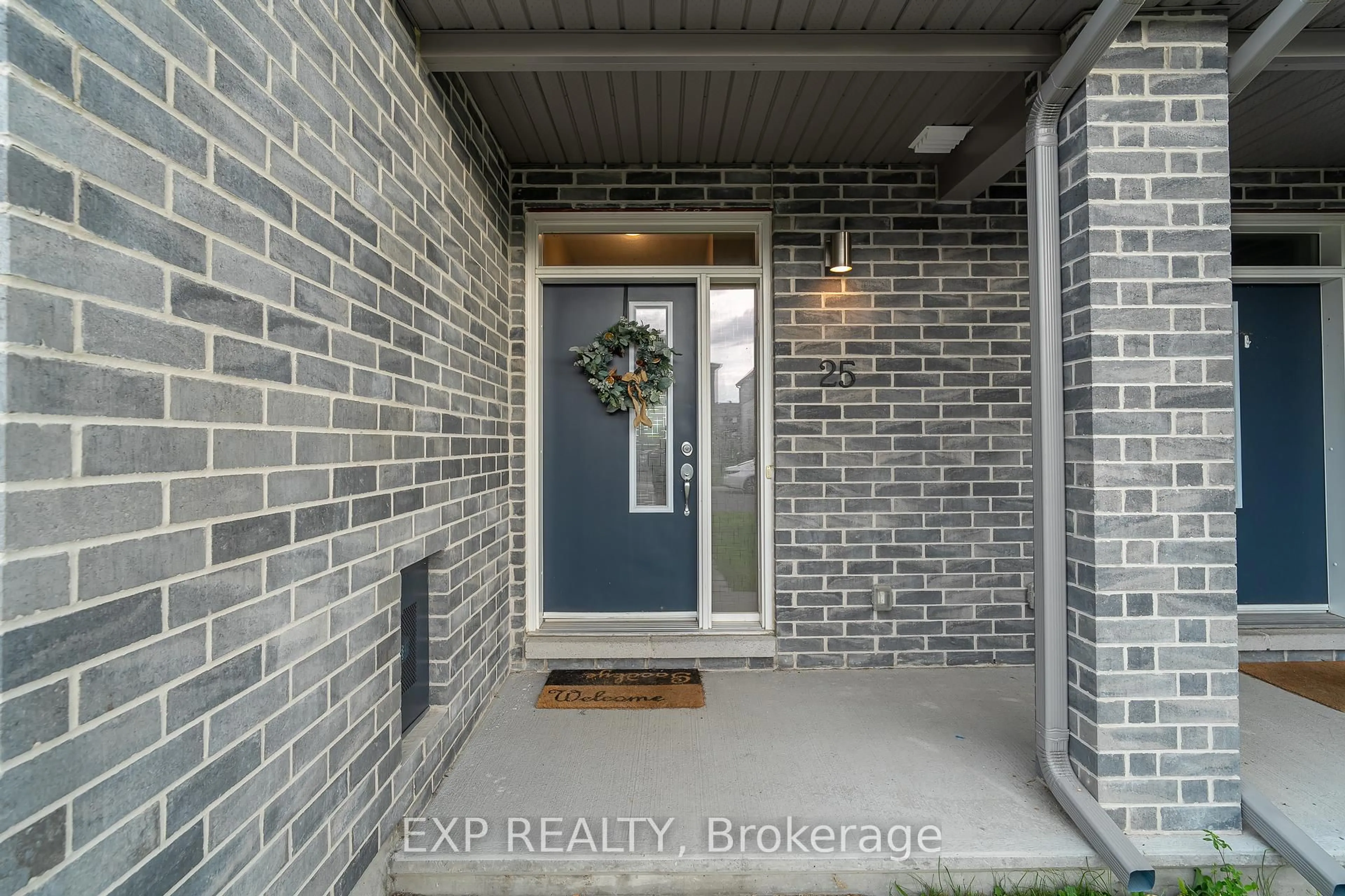 Indoor entryway for 25 Stokes Dr, Carleton Place Ontario K7C 0J6