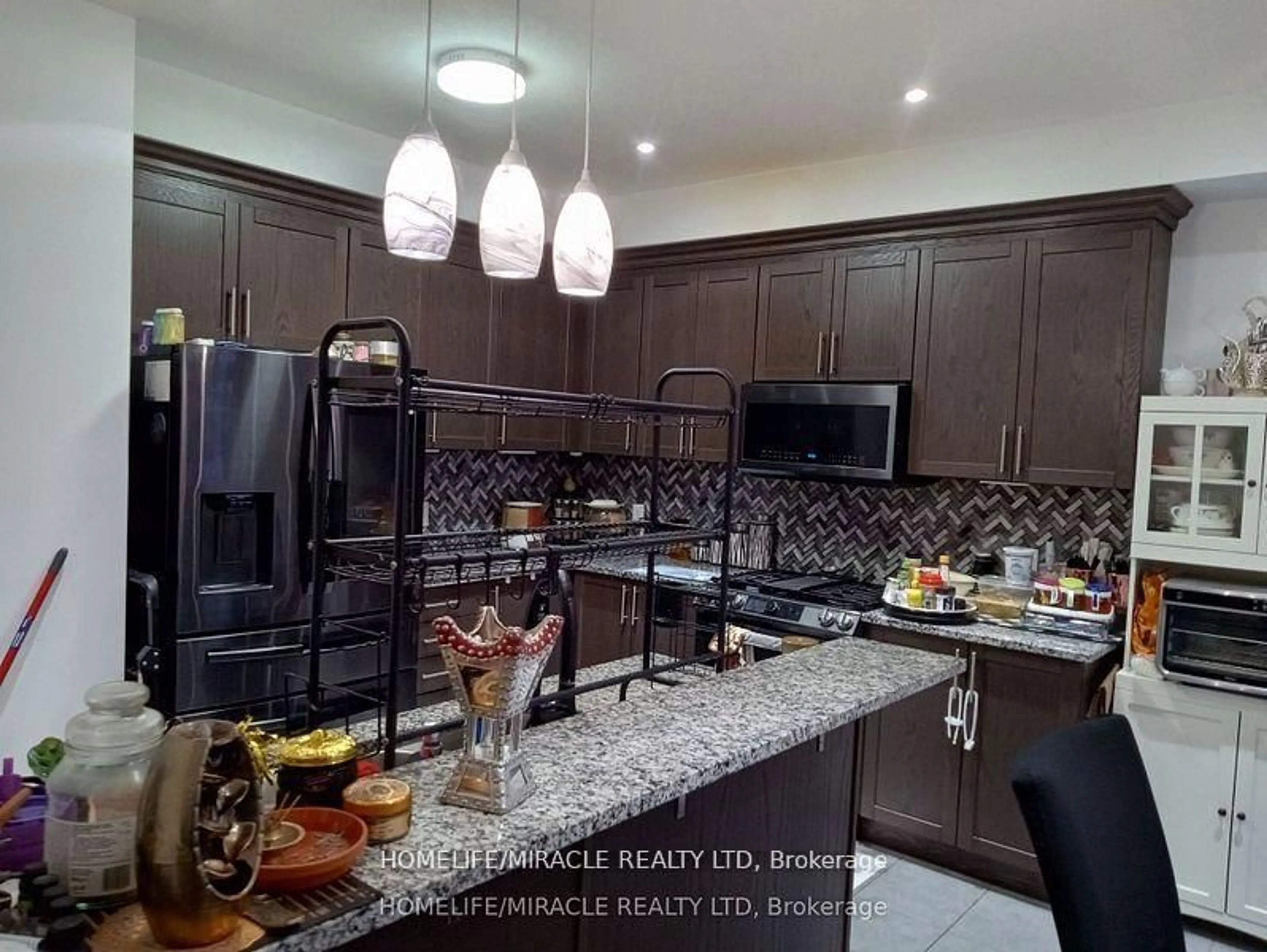 Open concept kitchen, ceramic/tile floor for 421 Freure Dr, Cambridge Ontario N1S 0B4