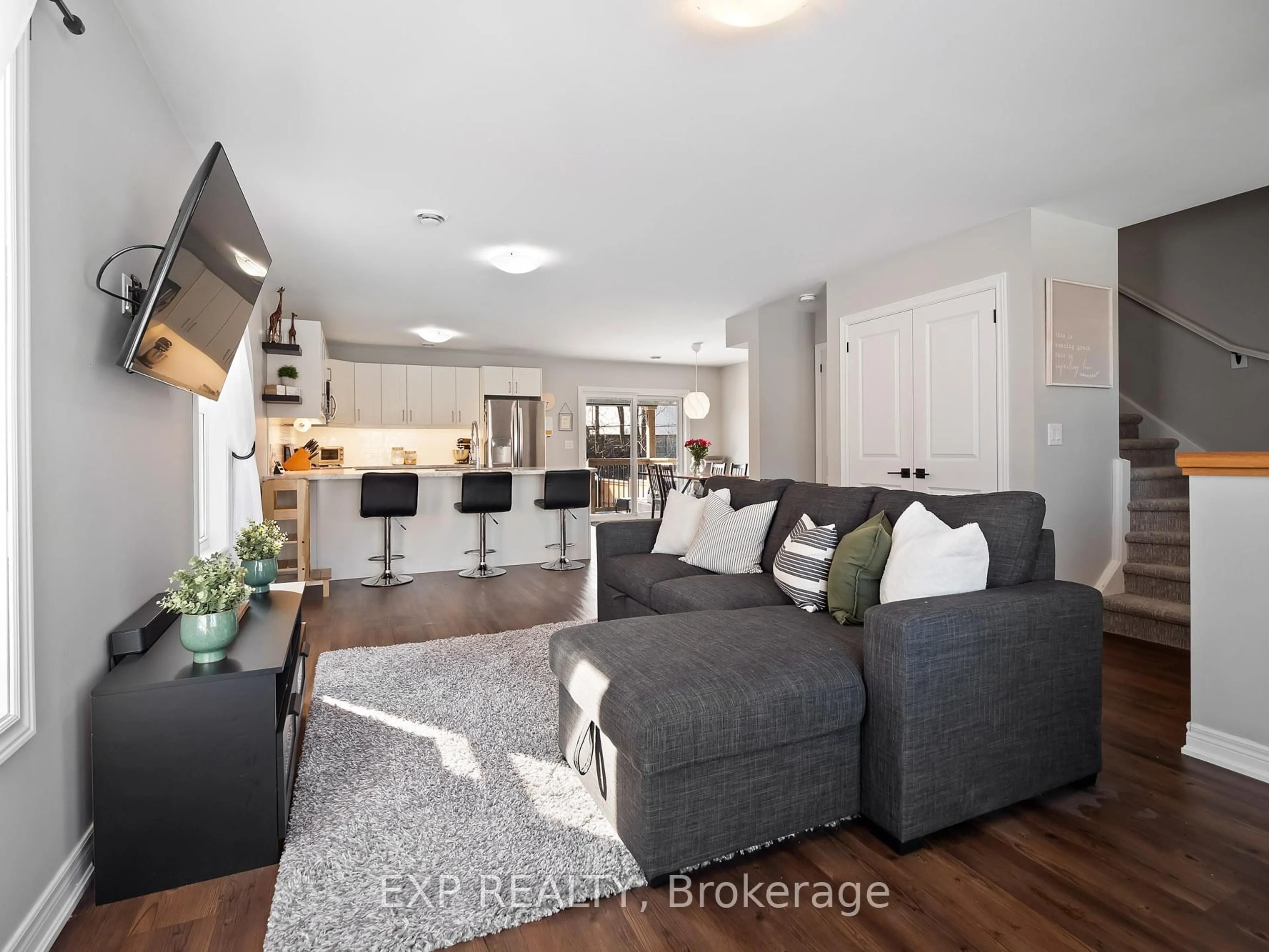 Living room with furniture, unknown for 53 Plymouth Ave, St. Catharines Ontario L2R 2X8