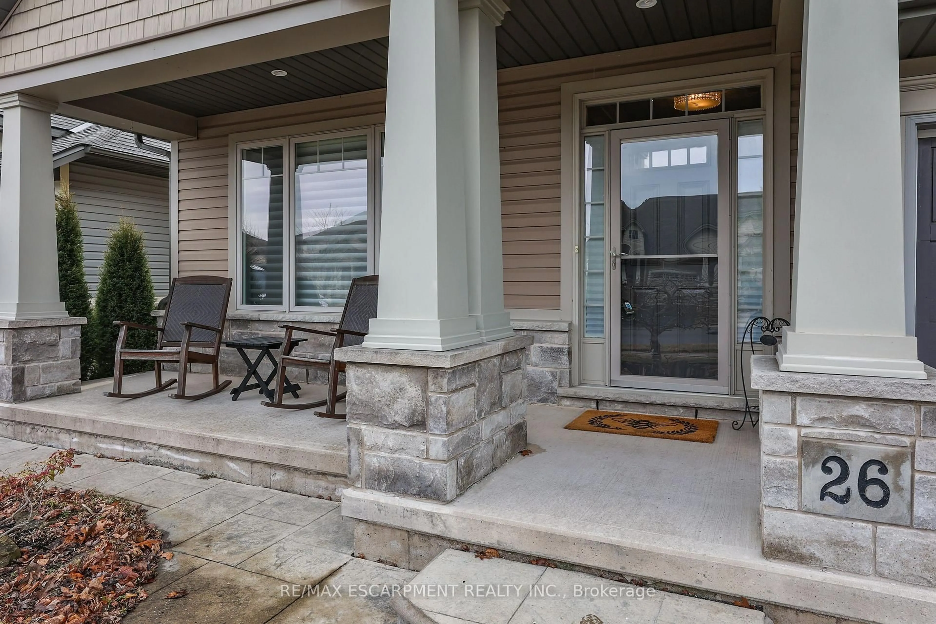 Patio, street for 26 Forestview Crt, West Lincoln Ontario L0R 2A0