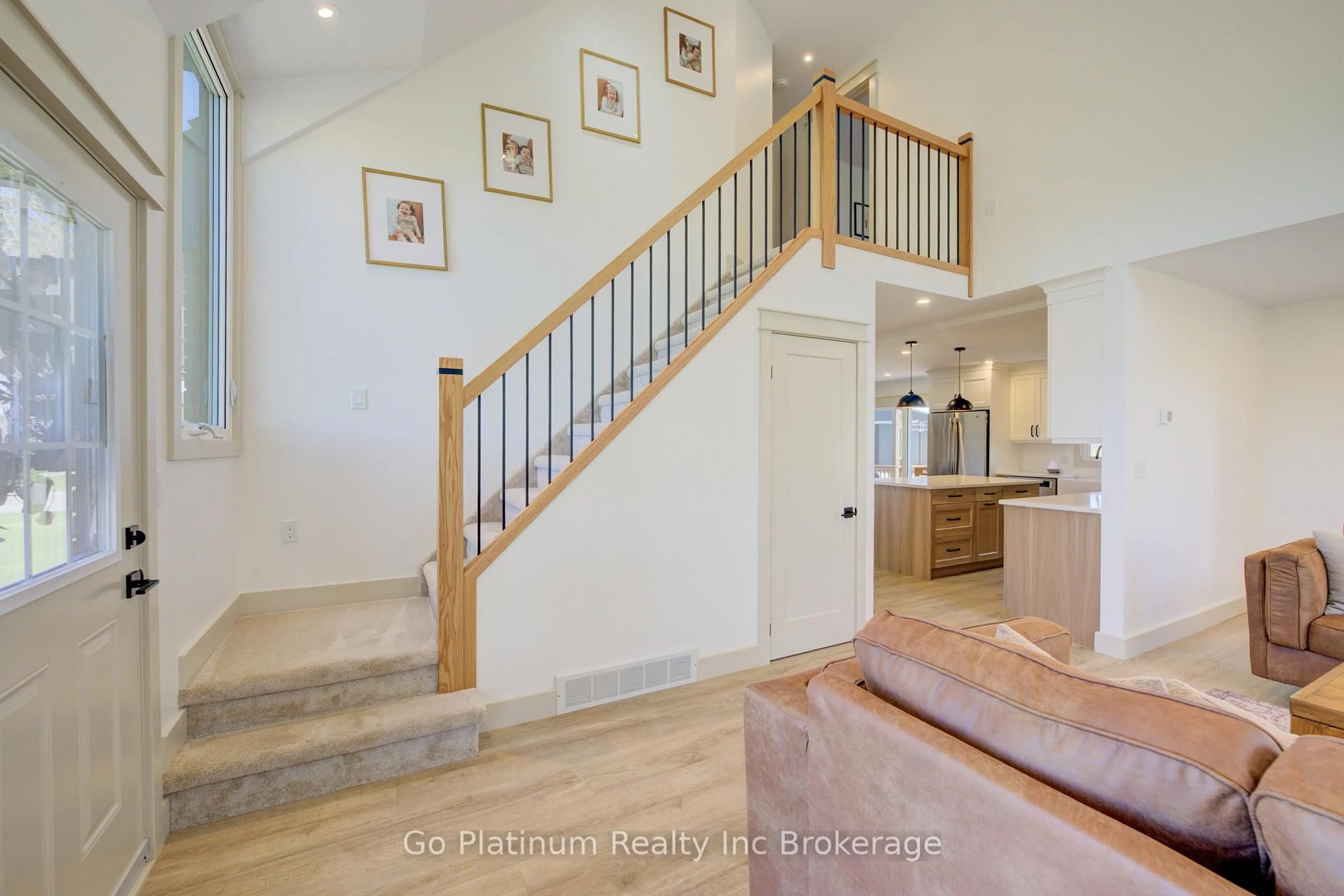 Stairs for 793432 Slant Rd, Norwich Ontario N0J 1P0